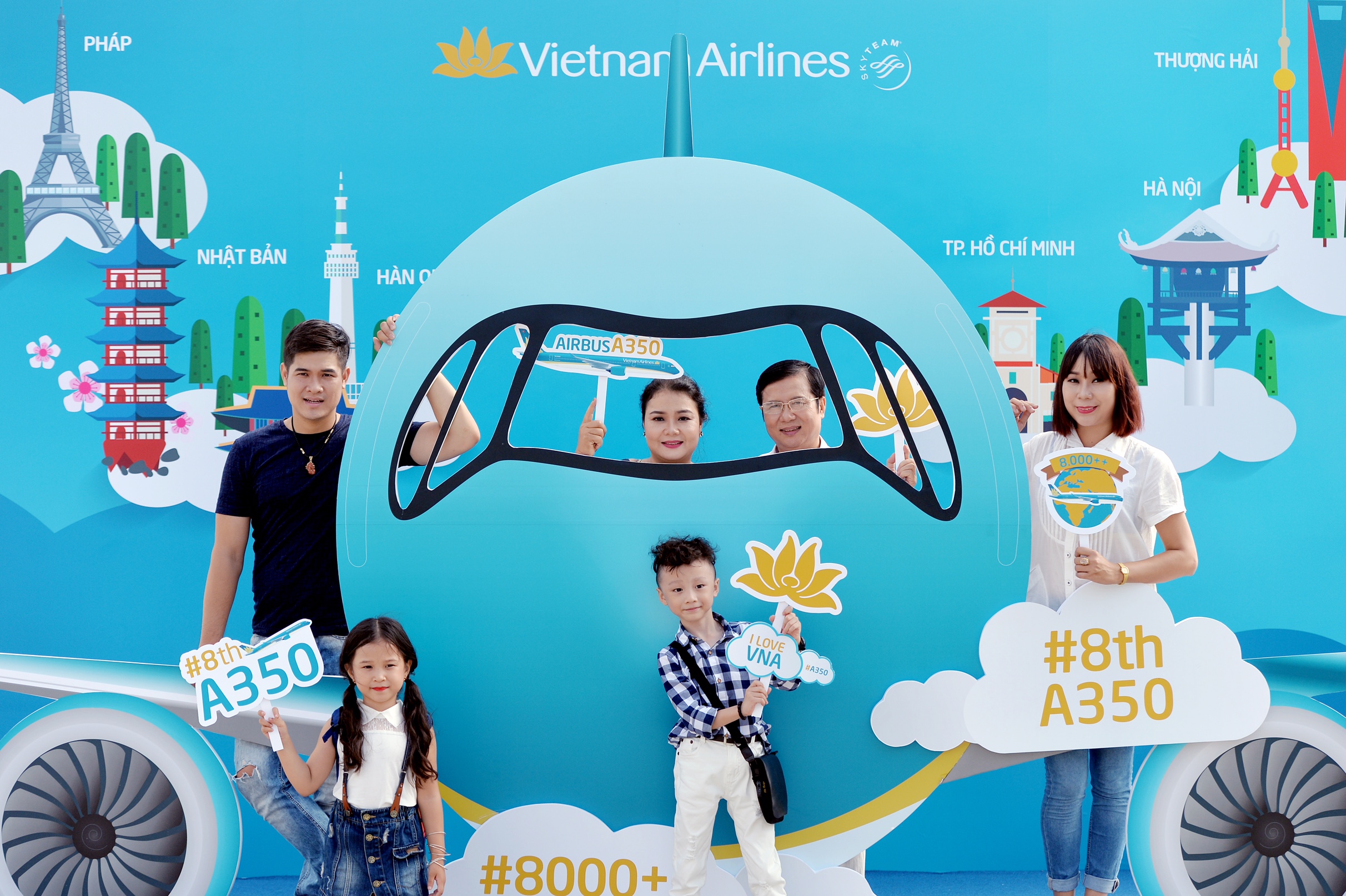 2,2 triệu lượt khách trải nghiệm siêu máy bay Airbus A350 của Vietnam Airlines - Ảnh 1.