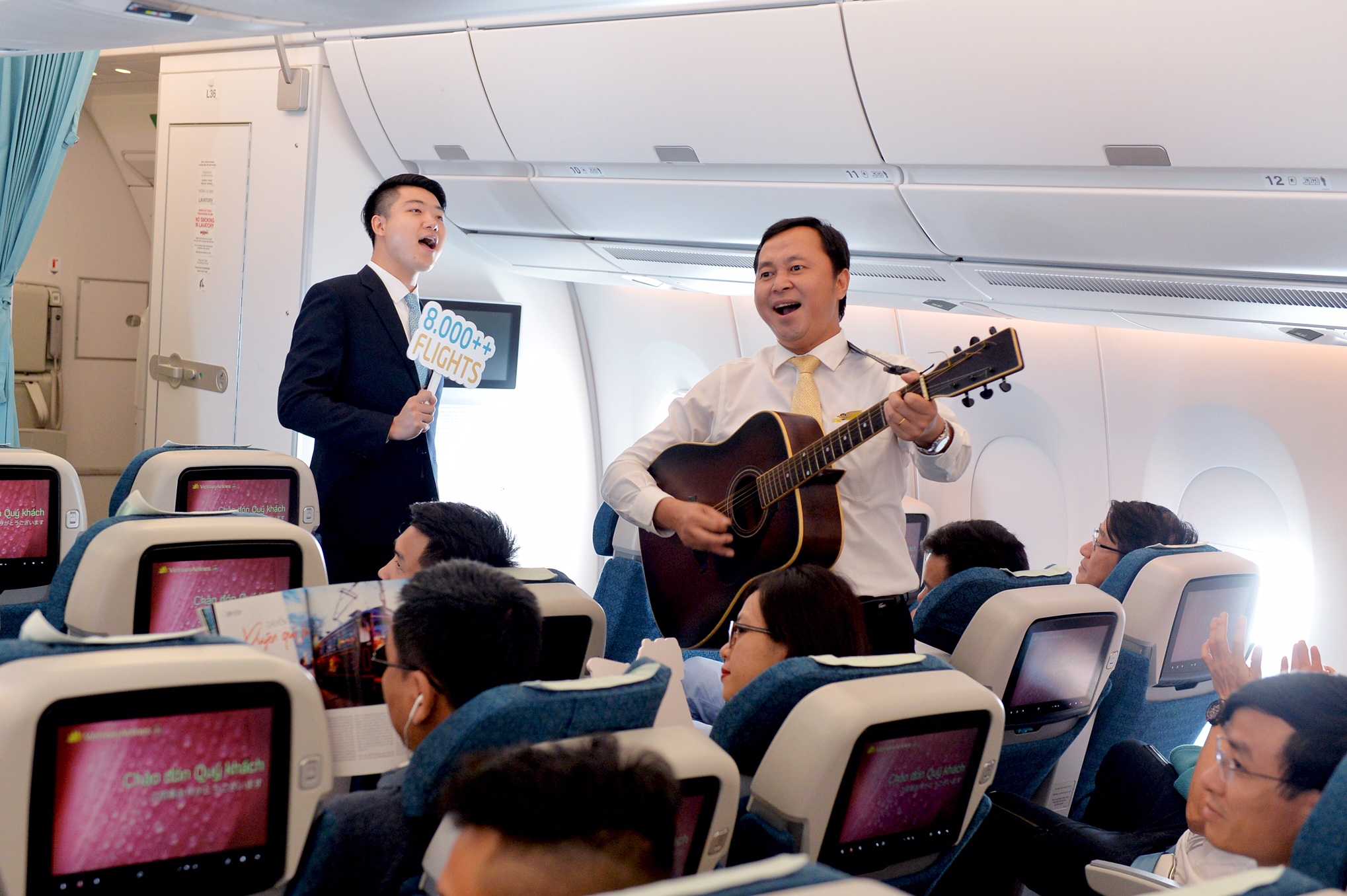 2,2 triệu lượt khách trải nghiệm siêu máy bay Airbus A350 của Vietnam Airlines - Ảnh 2.