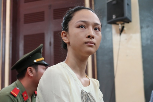 Vụ hoa hậu Phương Nga: Người phụ nữ "bí ẩn" được ngồi phòng riêng