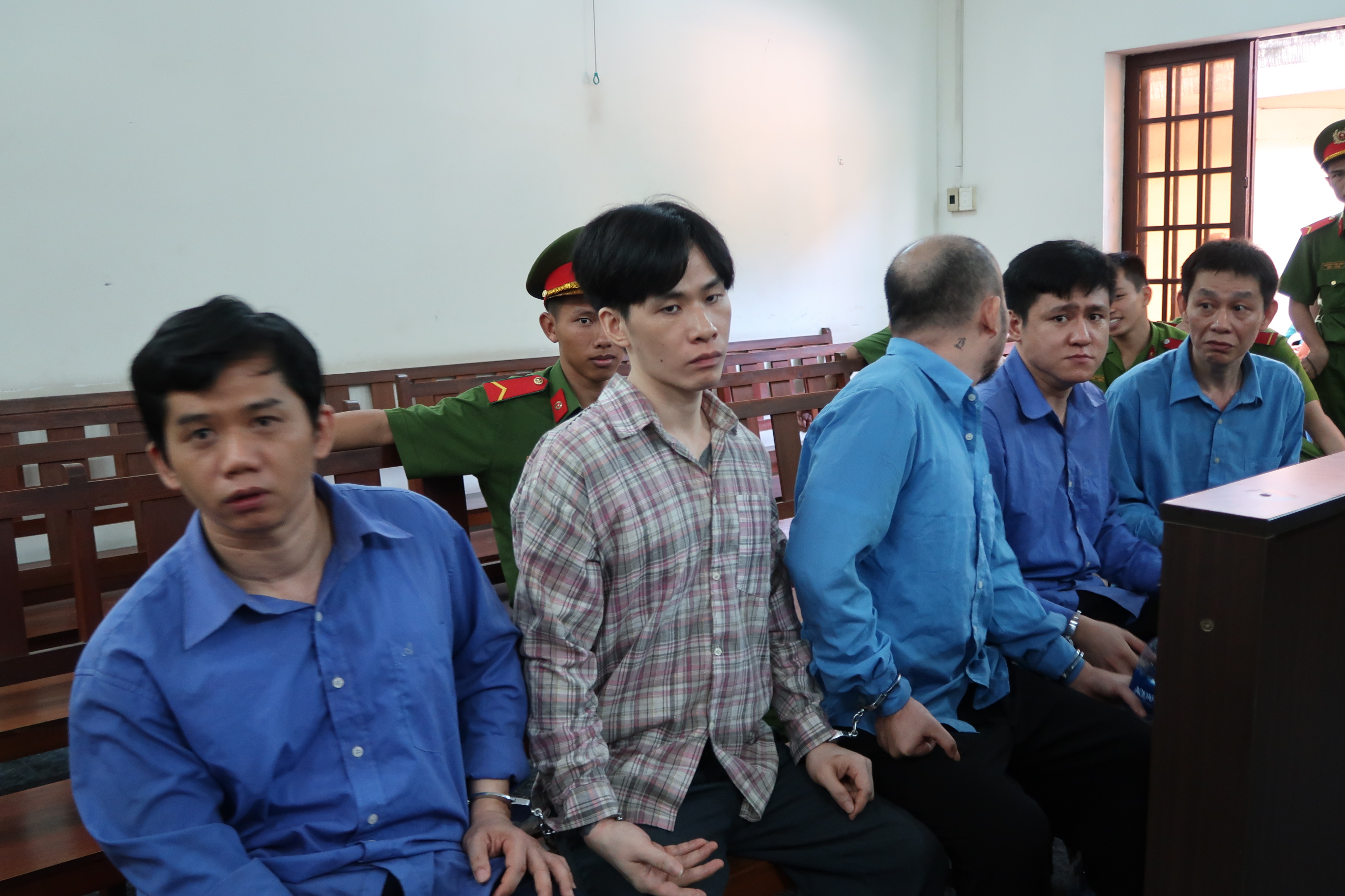 Tr&ugrave;m đường d&acirc;y ma t&uacute;y nhận &aacute;n tử h&igrave;nh - Ảnh 1.
