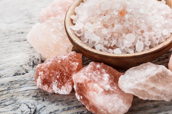 Vì sao nhà giàu thích tích trữ muối, đặc biệt đặt ở góc nhà?