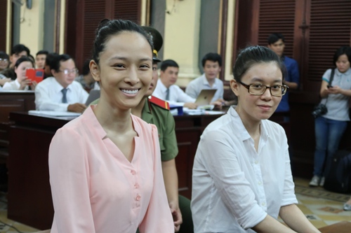 Hoa hậu Phương Nga nhận quyết định tạm đình chỉ