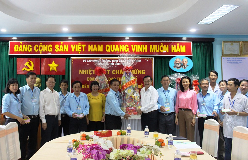 Lãnh đạo TP HCM thăm các cơ sở xã hội
