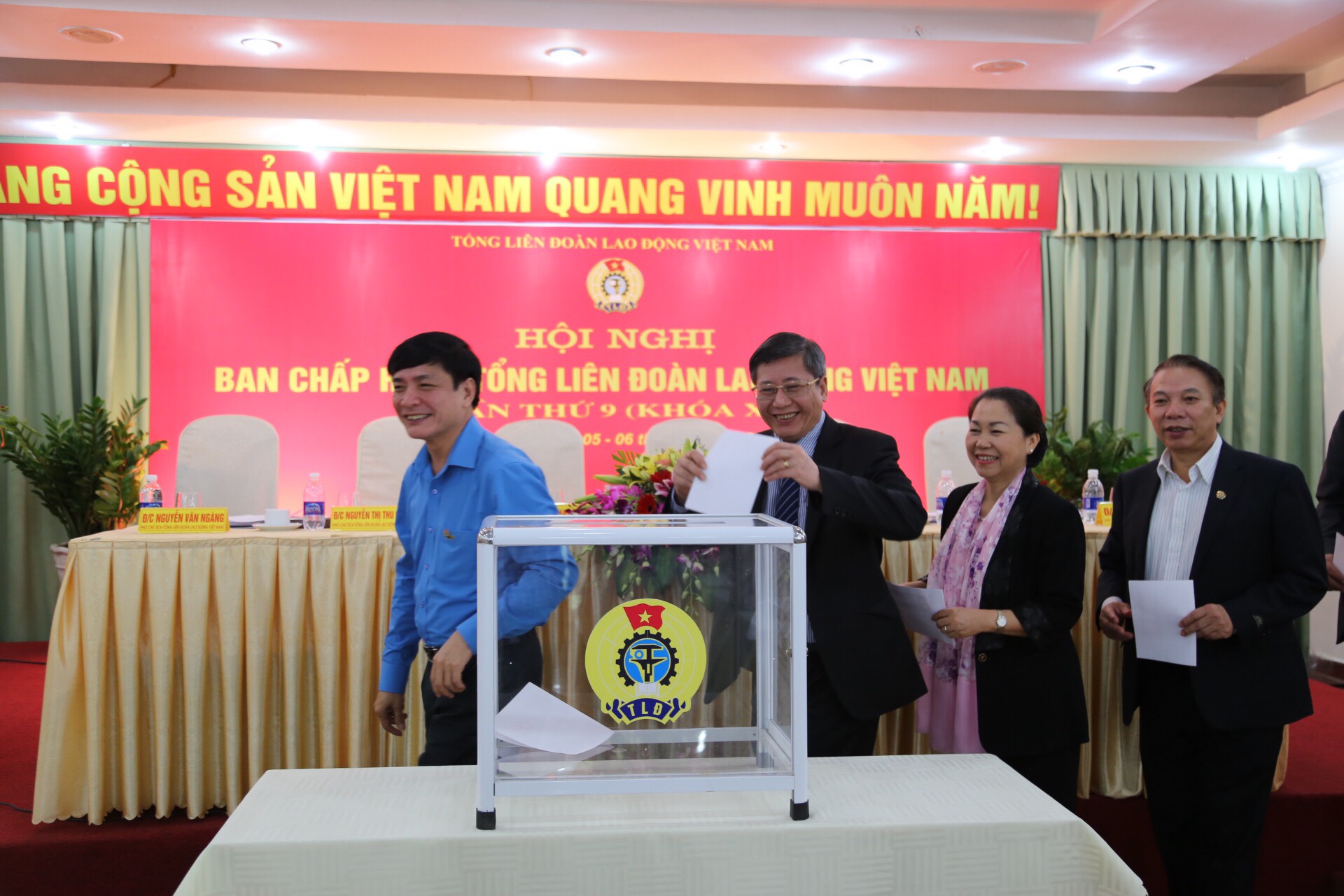 Bầu bổ sung 8 ủy viên Ban chấp hành Tổng LĐLĐ Việt Nam