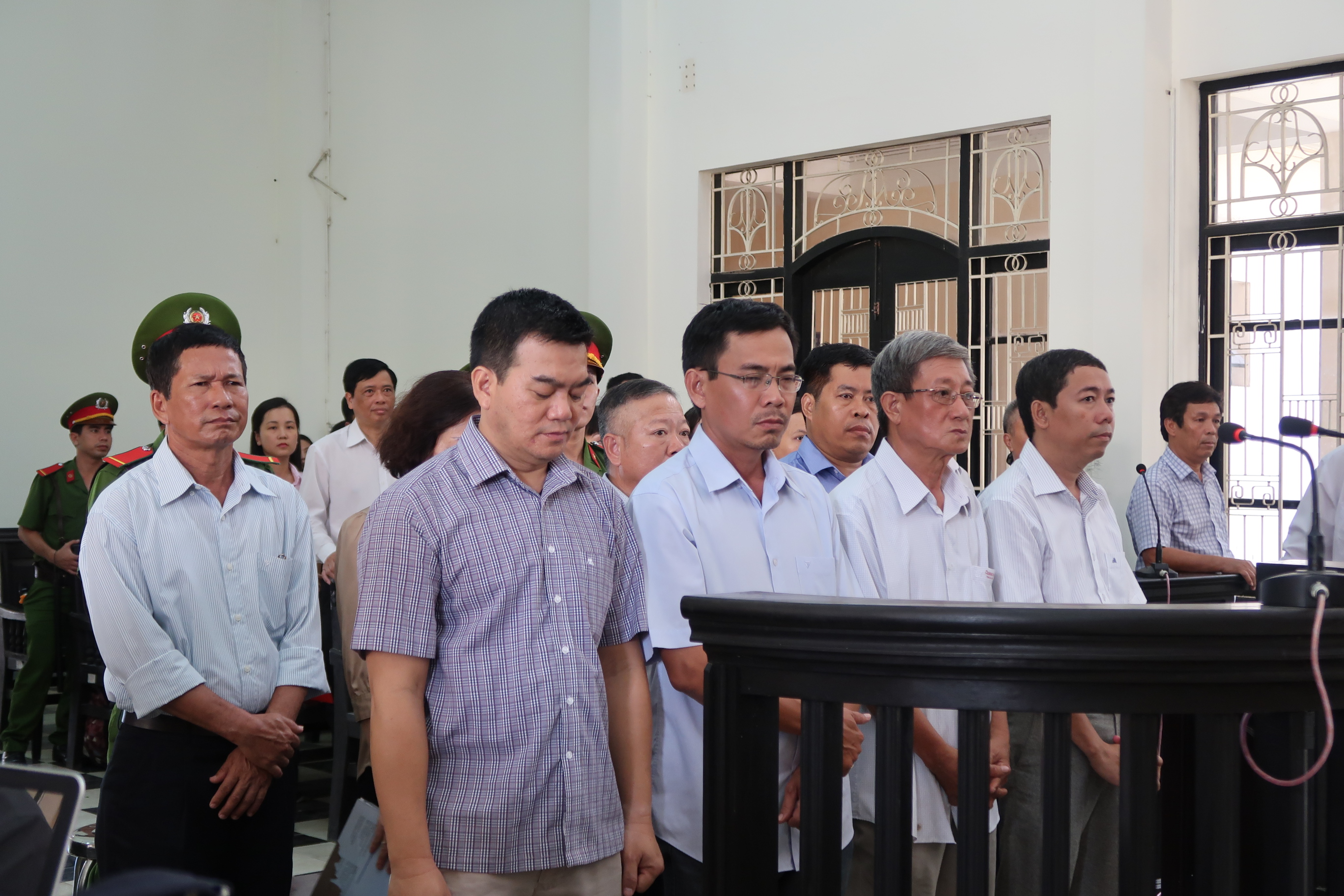 Gần 5 năm xử không xong một vụ án