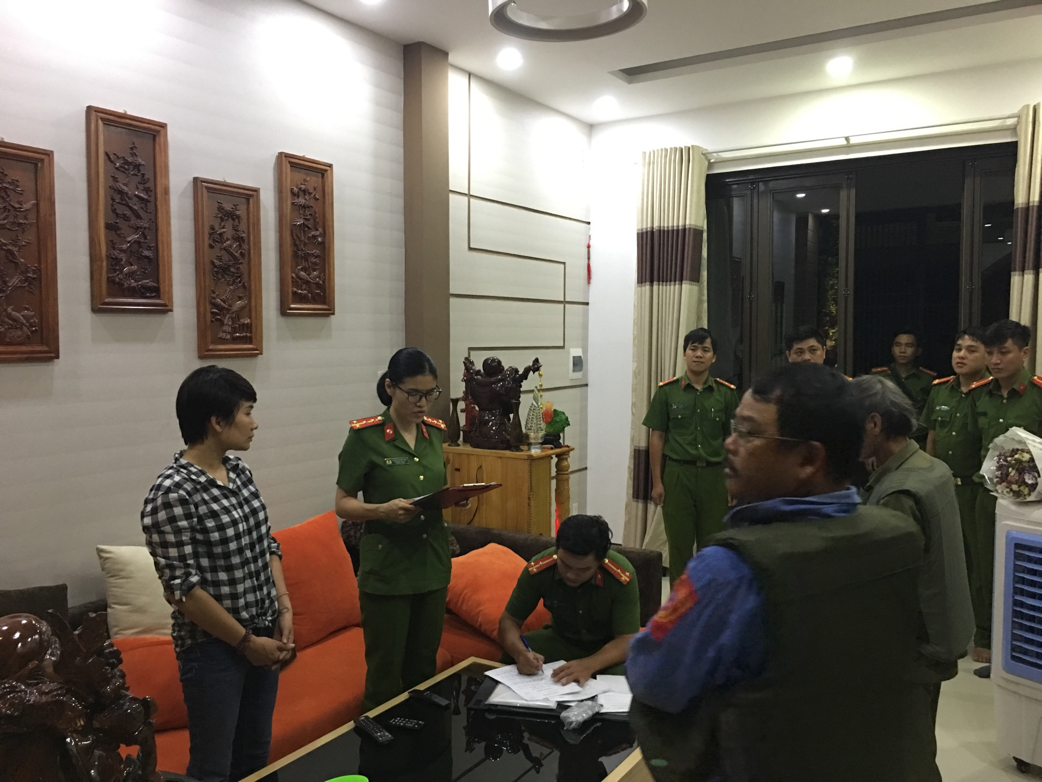Bắt "nữ quái" lừa bán đất trên giấy chiếm đoạt hơn 10 tỷ đồng