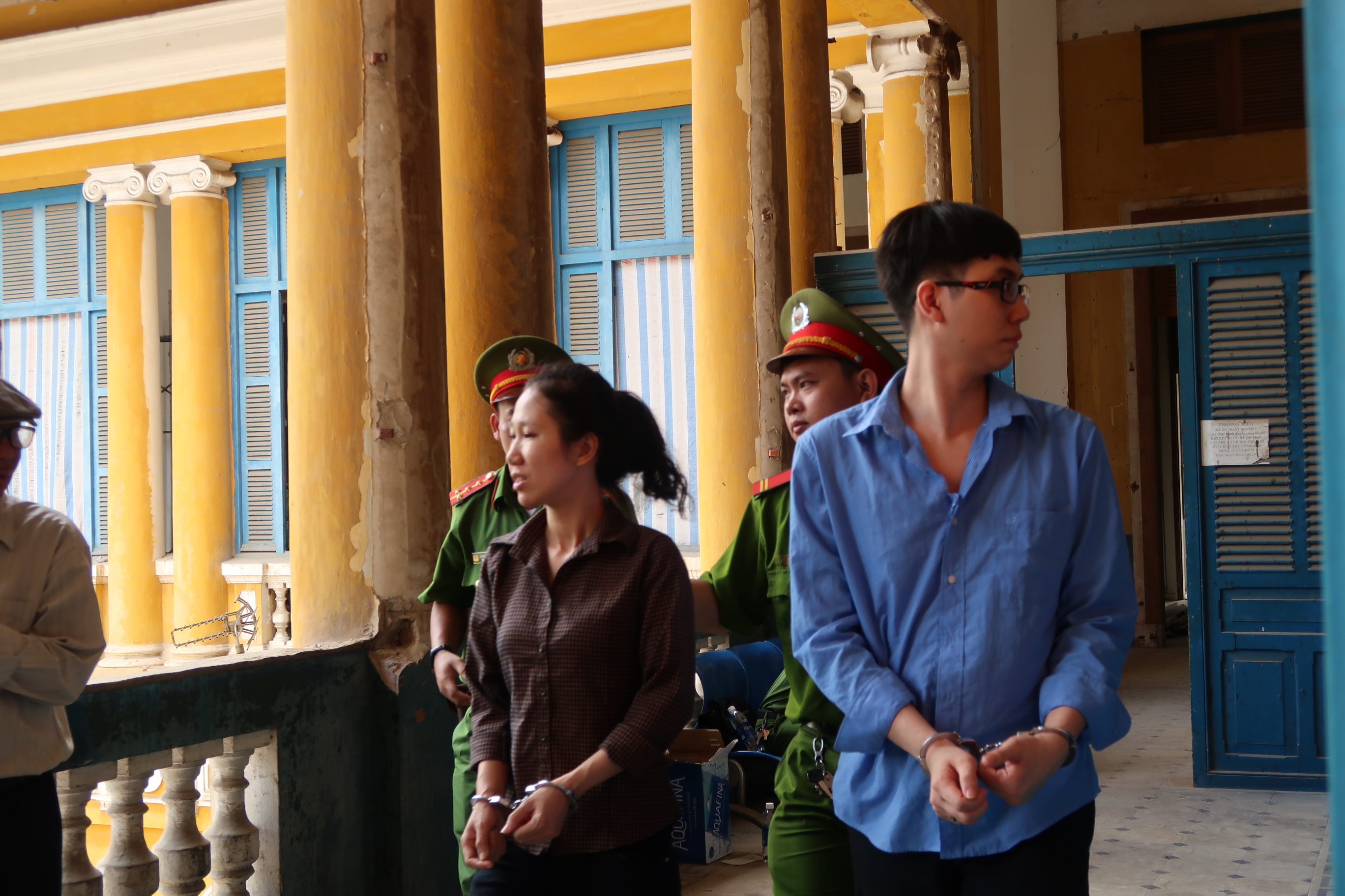 Bị cháu đầu độc, ông bà vẫn xin giảm án cho cháu