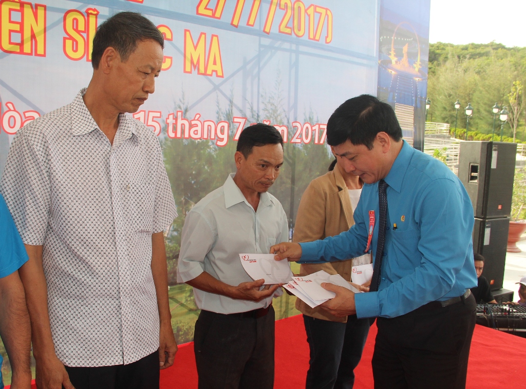 Kh&aacute;nh th&agrave;nh Khu tưởng niệm chiến sĩ Gạc Ma: Nước mắt tu&ocirc;n rơi - Ảnh 5.