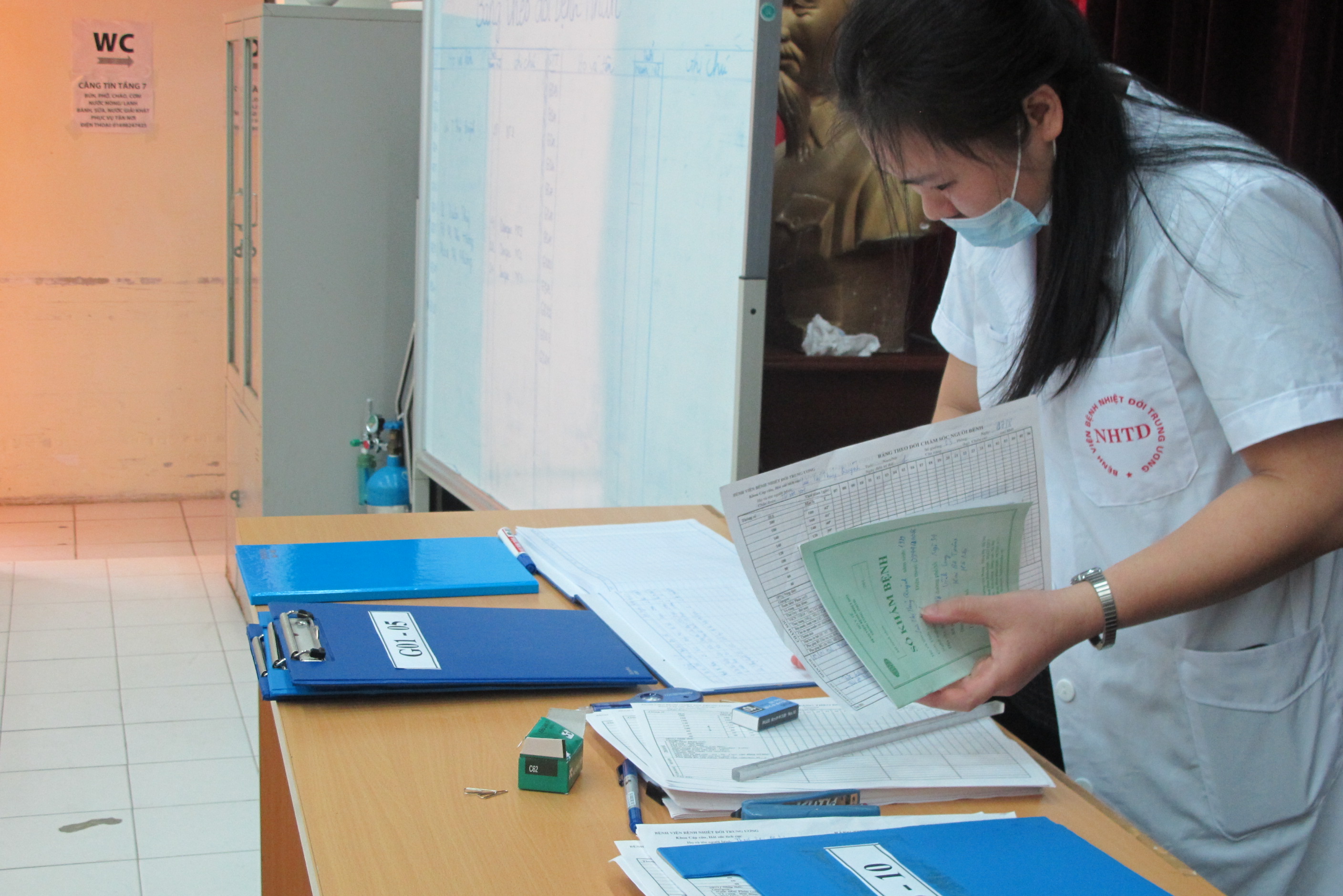 Qu&aacute; tải, hội trường th&agrave;nh ph&ograve;ng bệnh điều trị sốt xuất huyết - Ảnh 15.