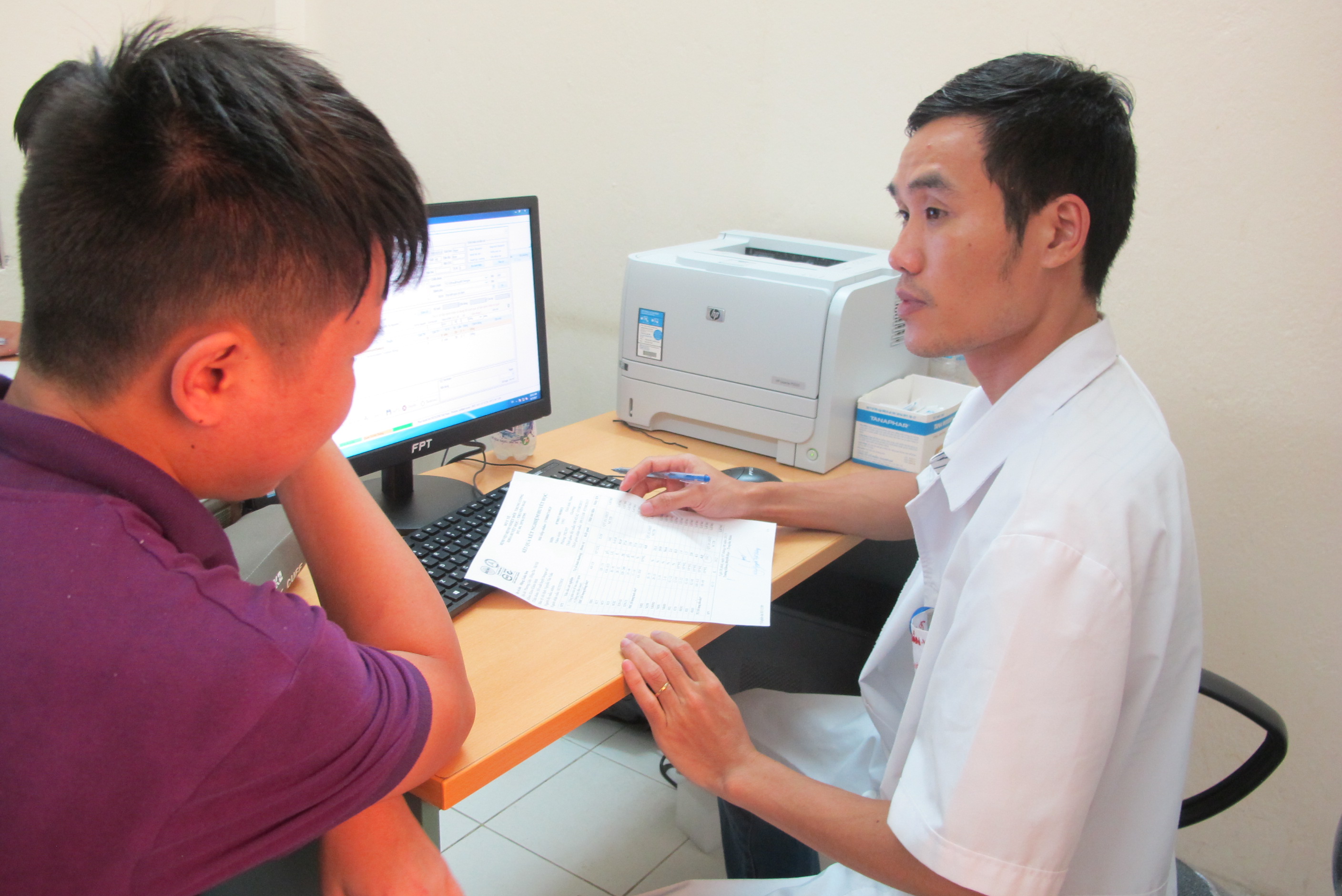 Qu&aacute; tải, hội trường th&agrave;nh ph&ograve;ng bệnh điều trị sốt xuất huyết - Ảnh 18.