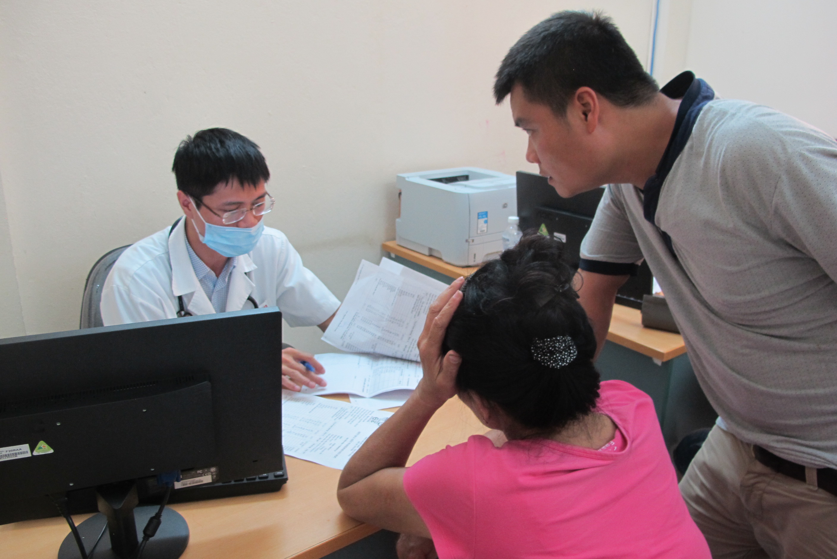 Qu&aacute; tải, hội trường th&agrave;nh ph&ograve;ng bệnh điều trị sốt xuất huyết - Ảnh 19.