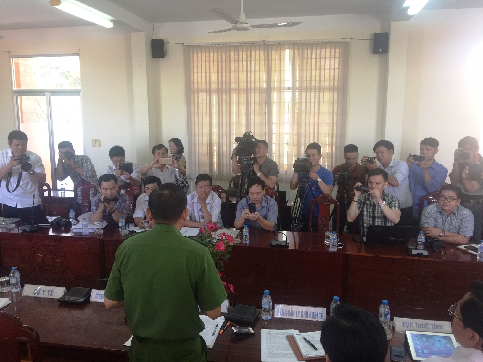 Vụ lãnh đạo sở bị cấm xuất cảnh: Công an khẳng định làm đúng!
