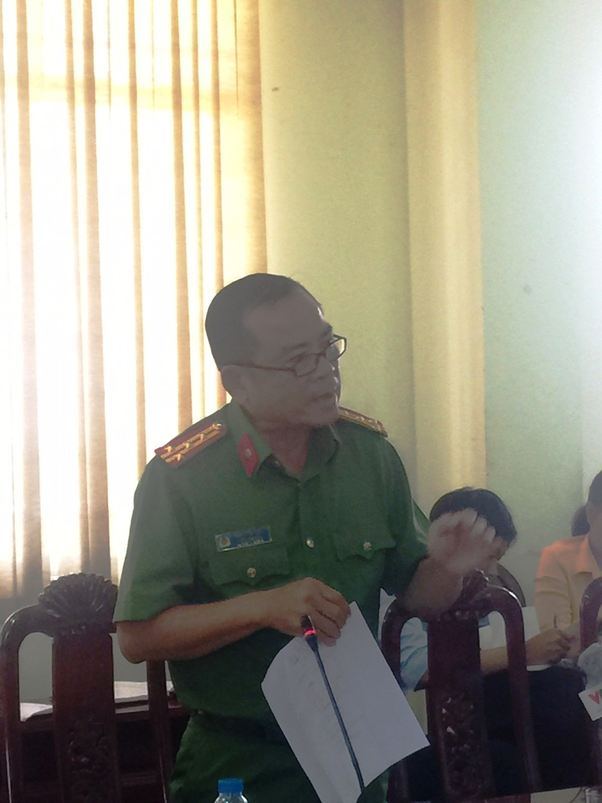 Đại tá Phạm Hữu Châu trả lời báo chí