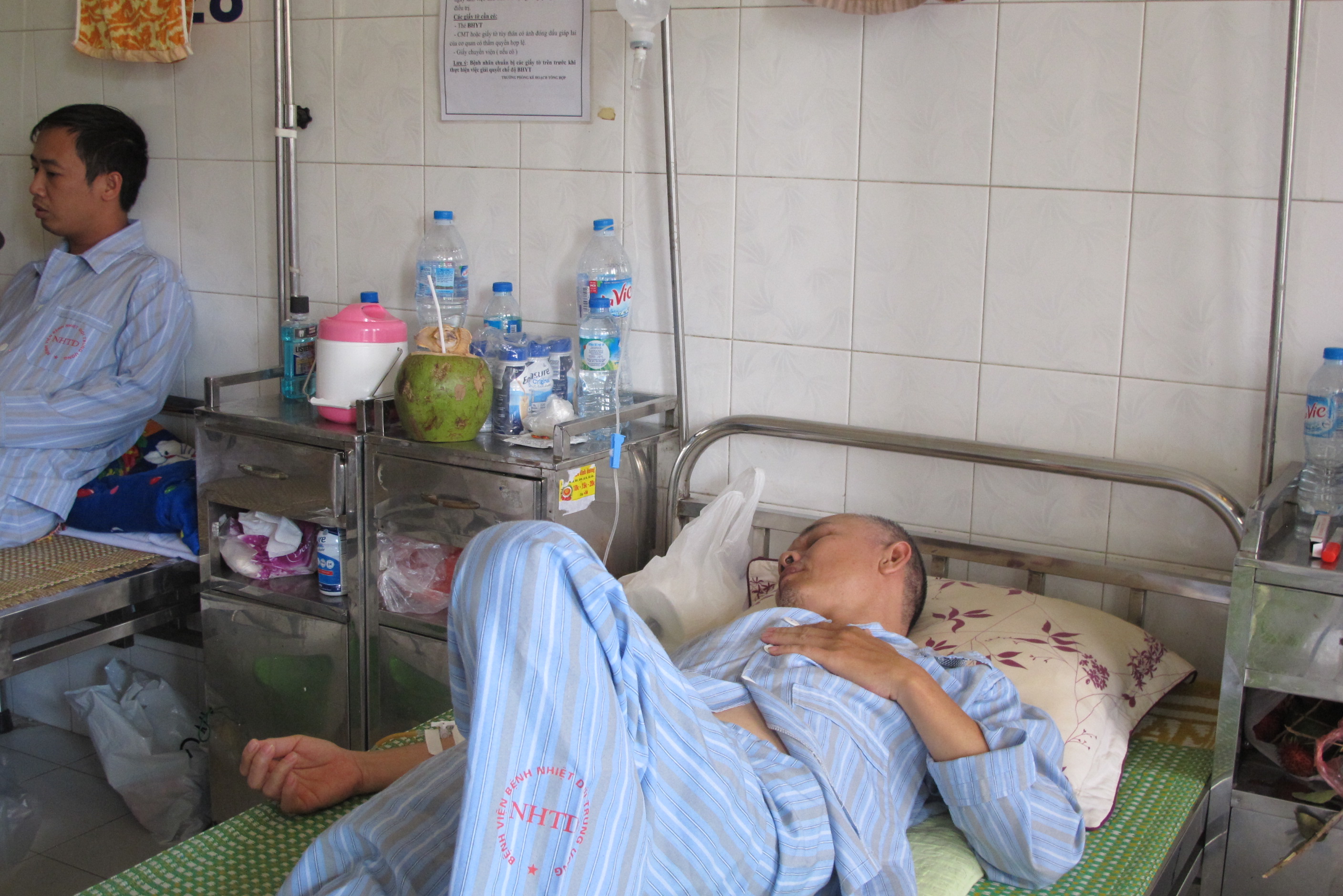 Qu&aacute; tải, hội trường th&agrave;nh ph&ograve;ng bệnh điều trị sốt xuất huyết - Ảnh 11.