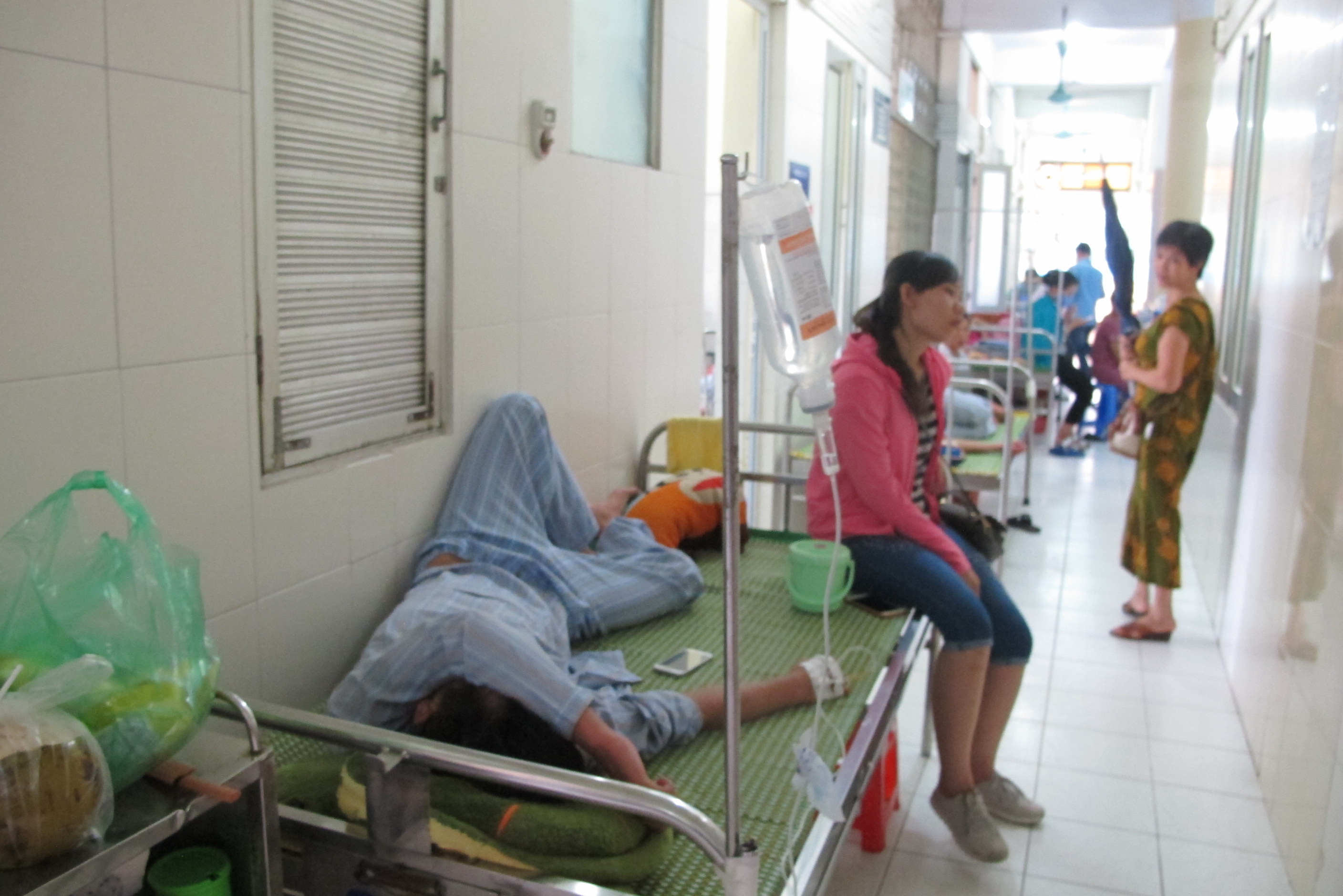 Qu&aacute; tải, hội trường th&agrave;nh ph&ograve;ng bệnh điều trị sốt xuất huyết - Ảnh 10.