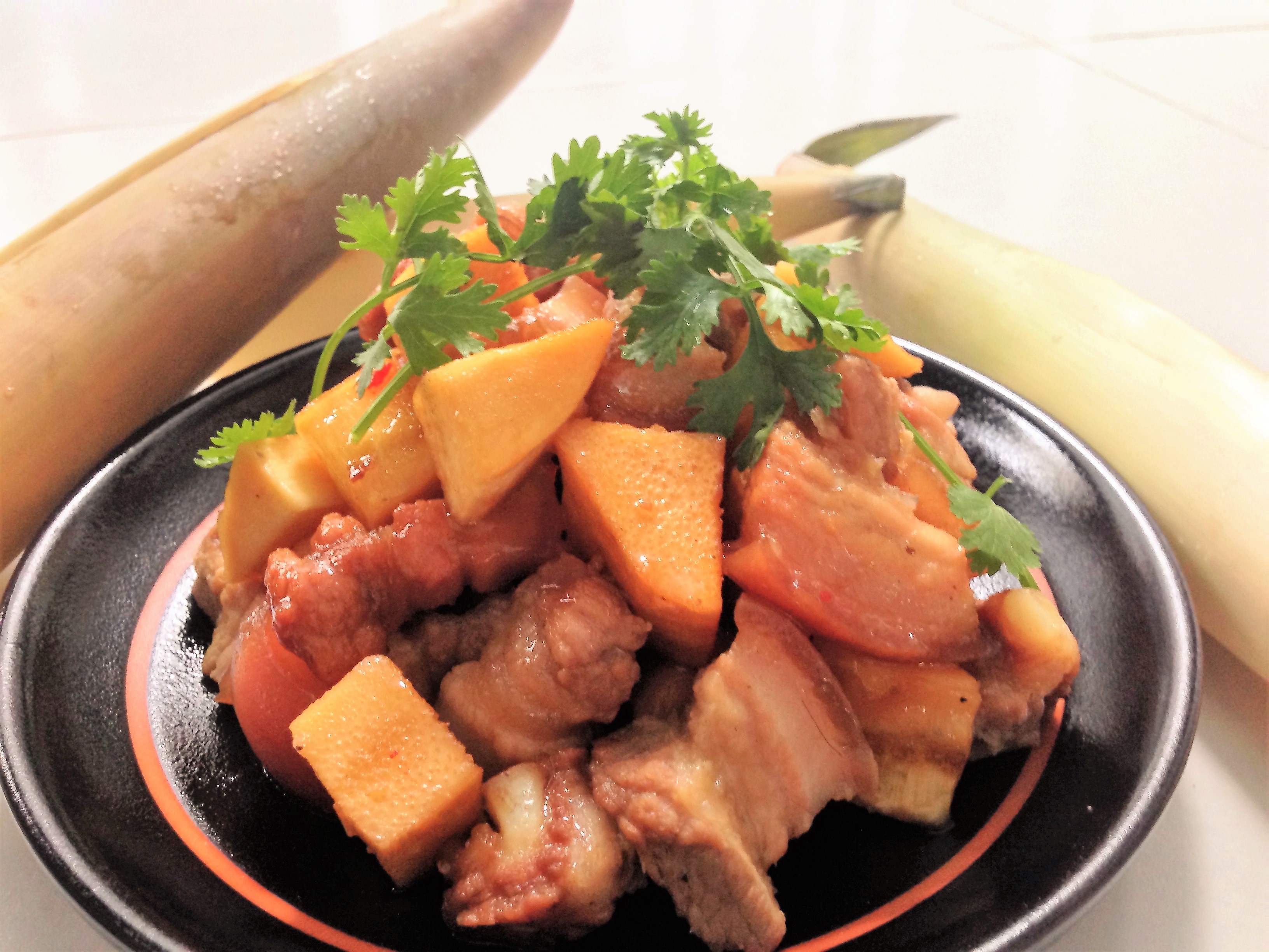 Thịt kho măng chồng làm mang cả hương vị hạnh phúc