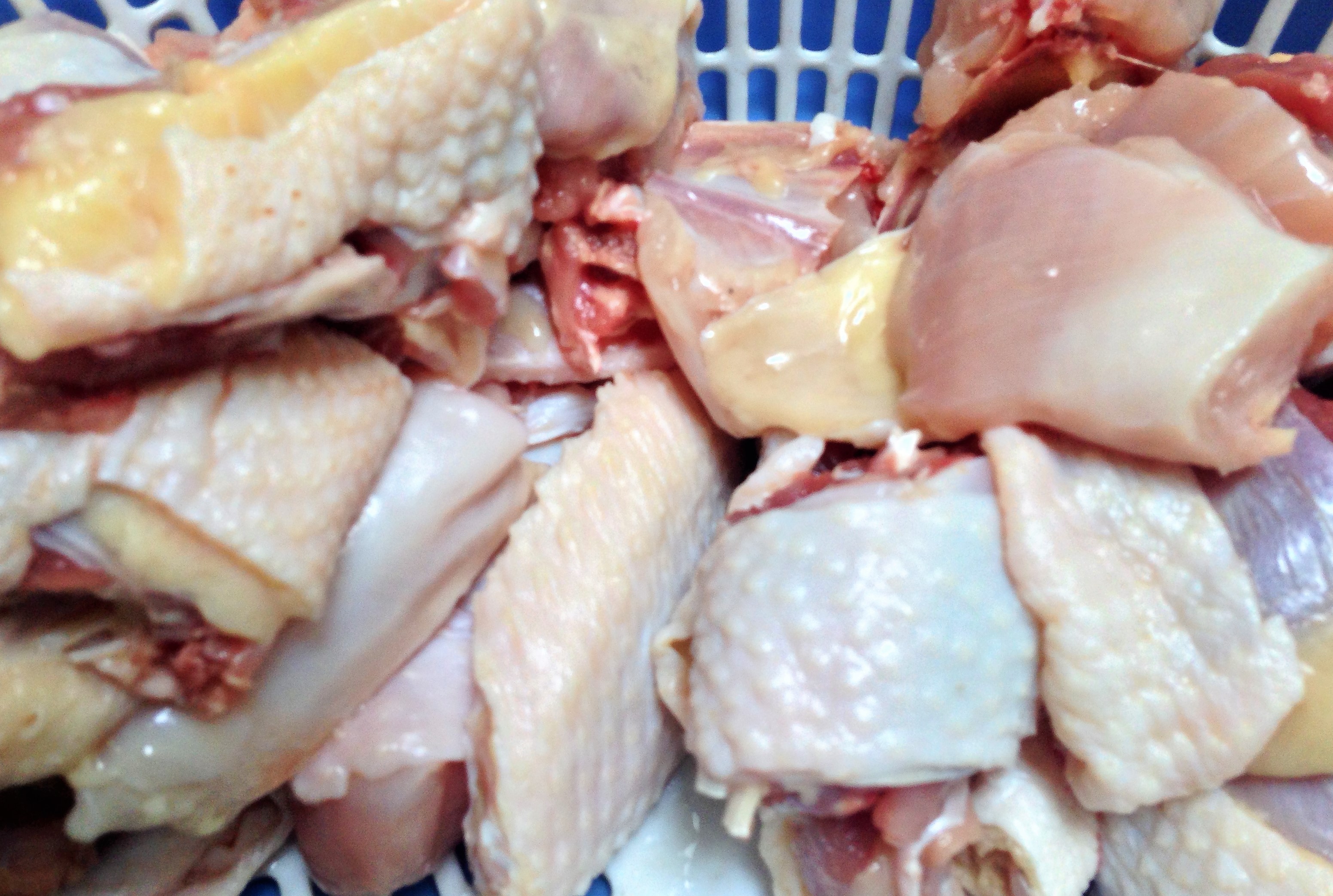 Lẩu g&agrave; nấu nấm cho ng&agrave;y cuối tuần - Ảnh 2.