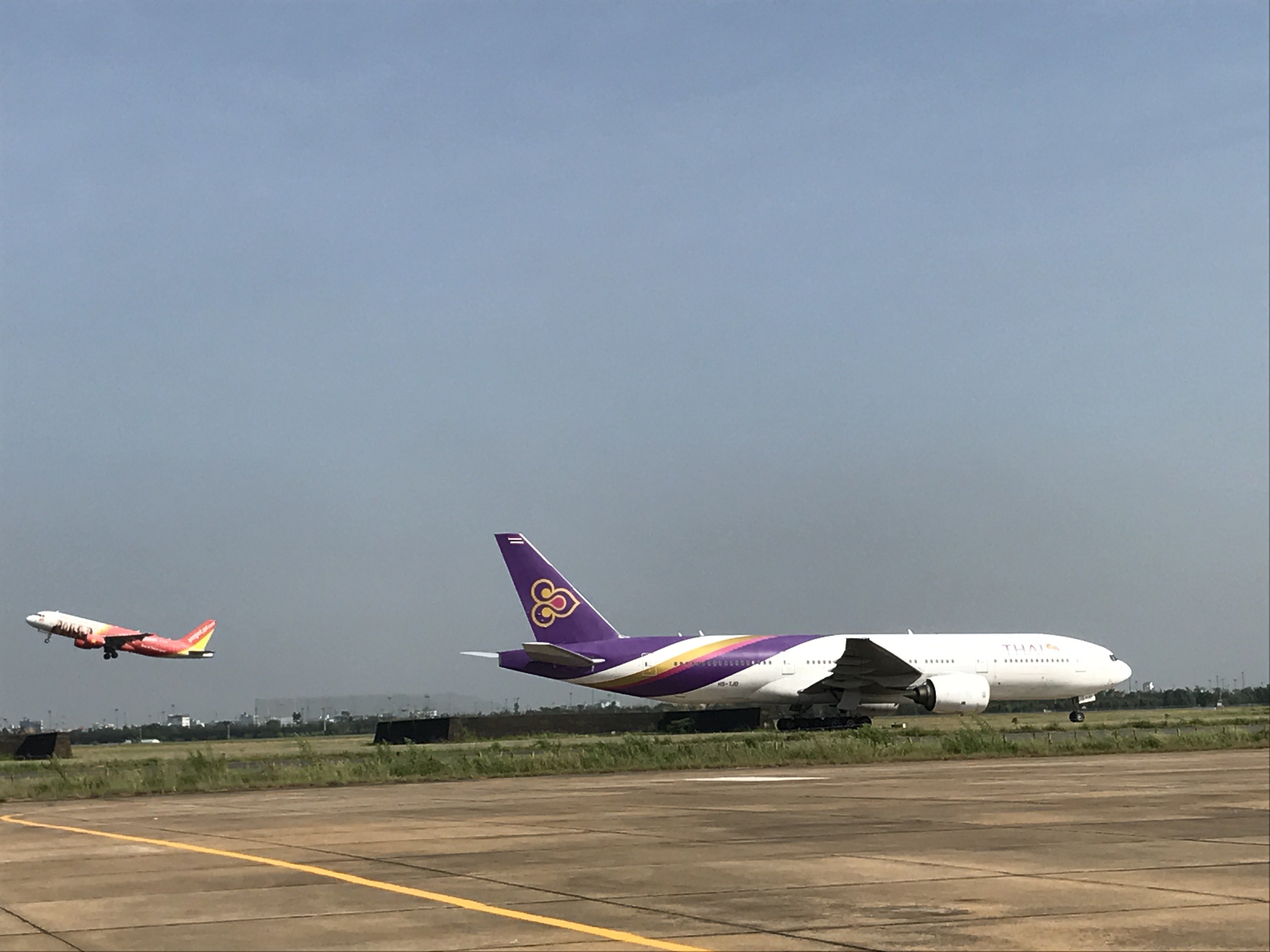 Sân bay Tân Sơn Nhất nhận gần 20 ha đất quốc phòng