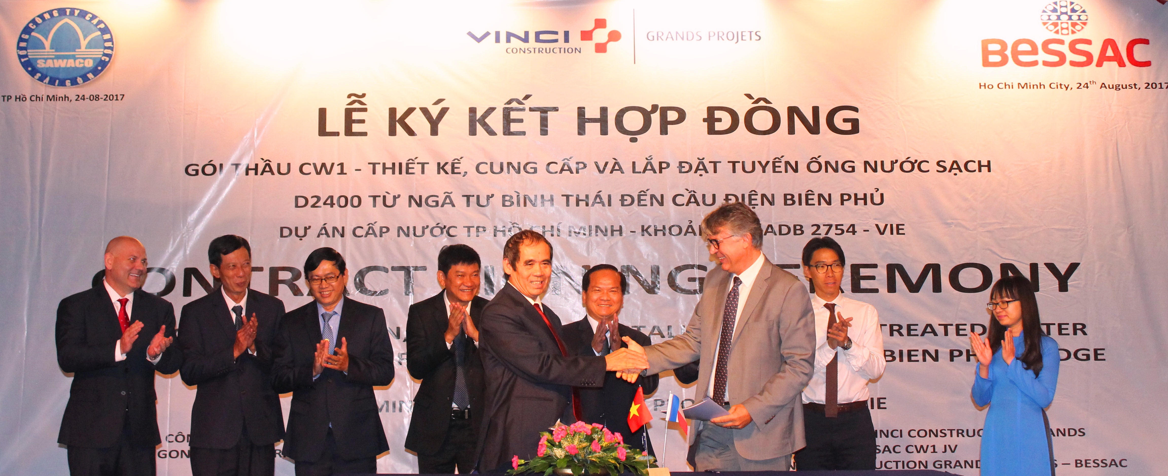 Lắp đặt tuyến ống nước sạch băng sông Sài Gòn