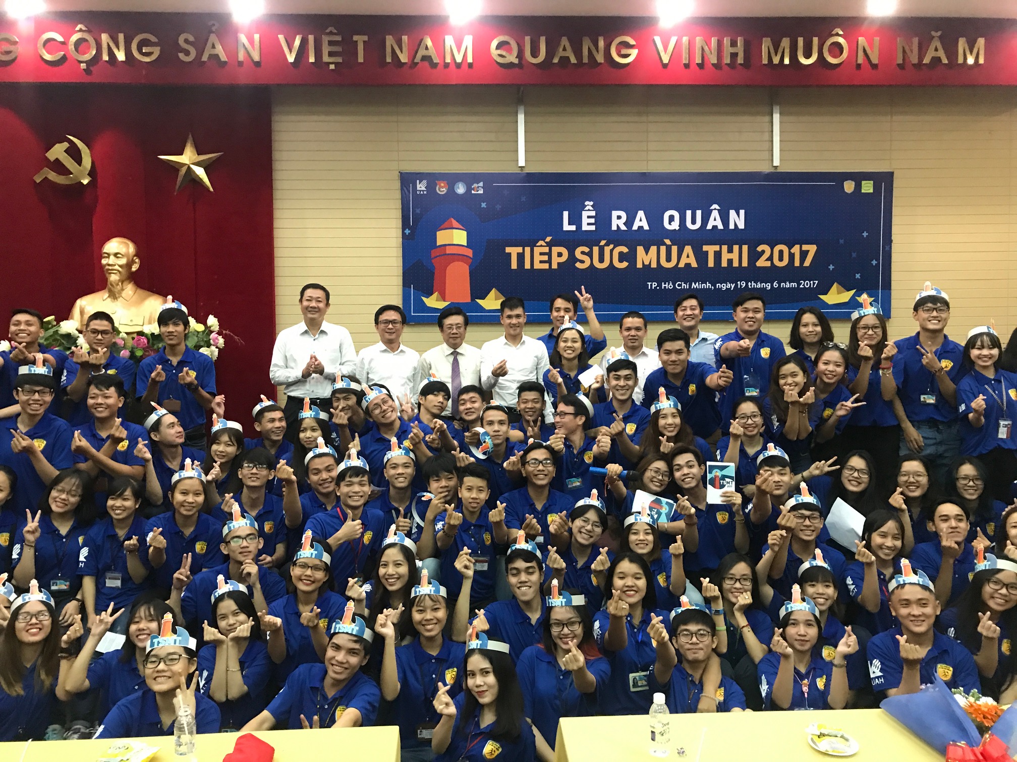 Lê Công Vinh tiếp sức mùa thi - Ảnh 6.