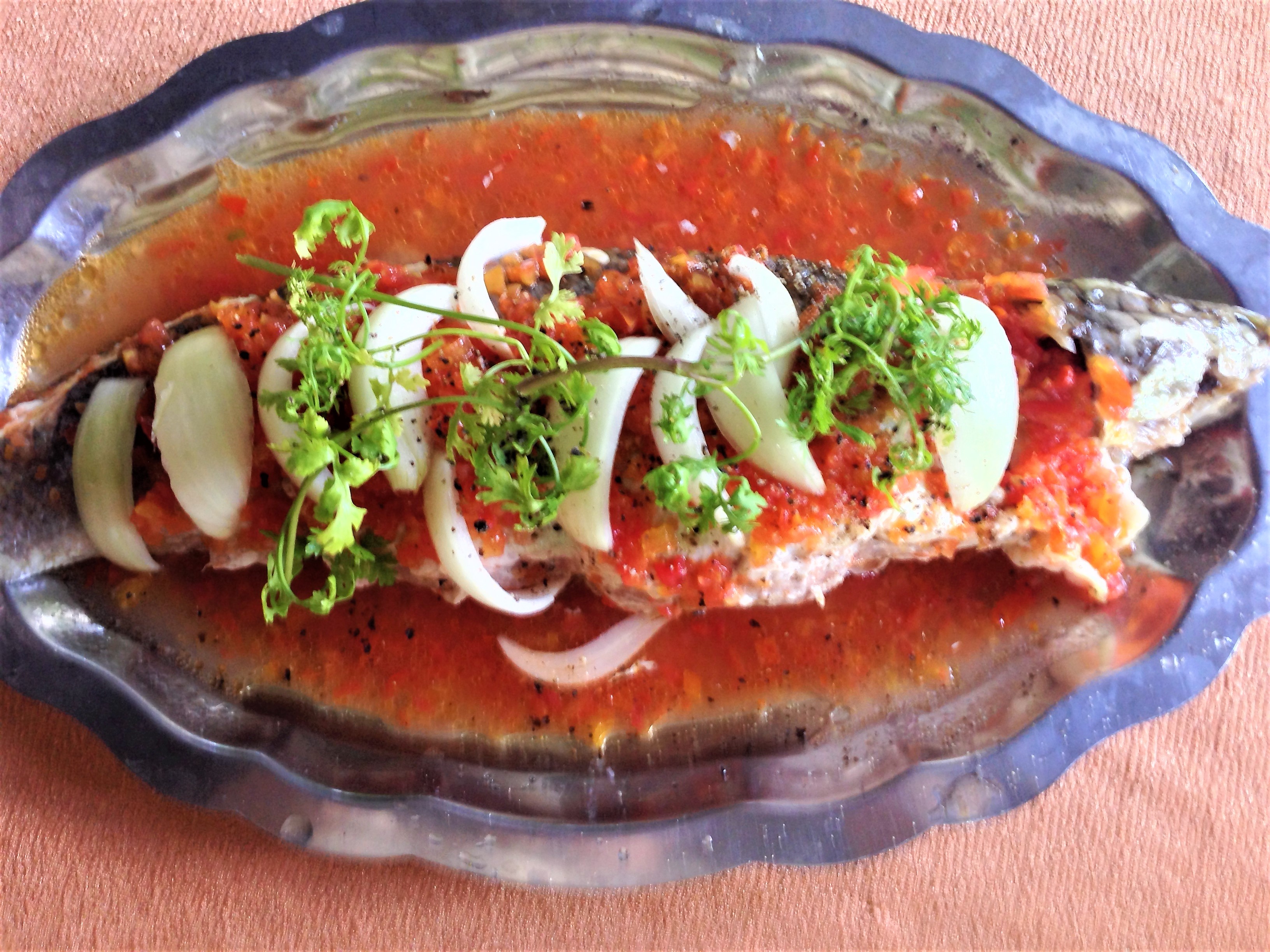 Cá lóc nhồi thịt sốt cà: Món ngon khó cưỡng