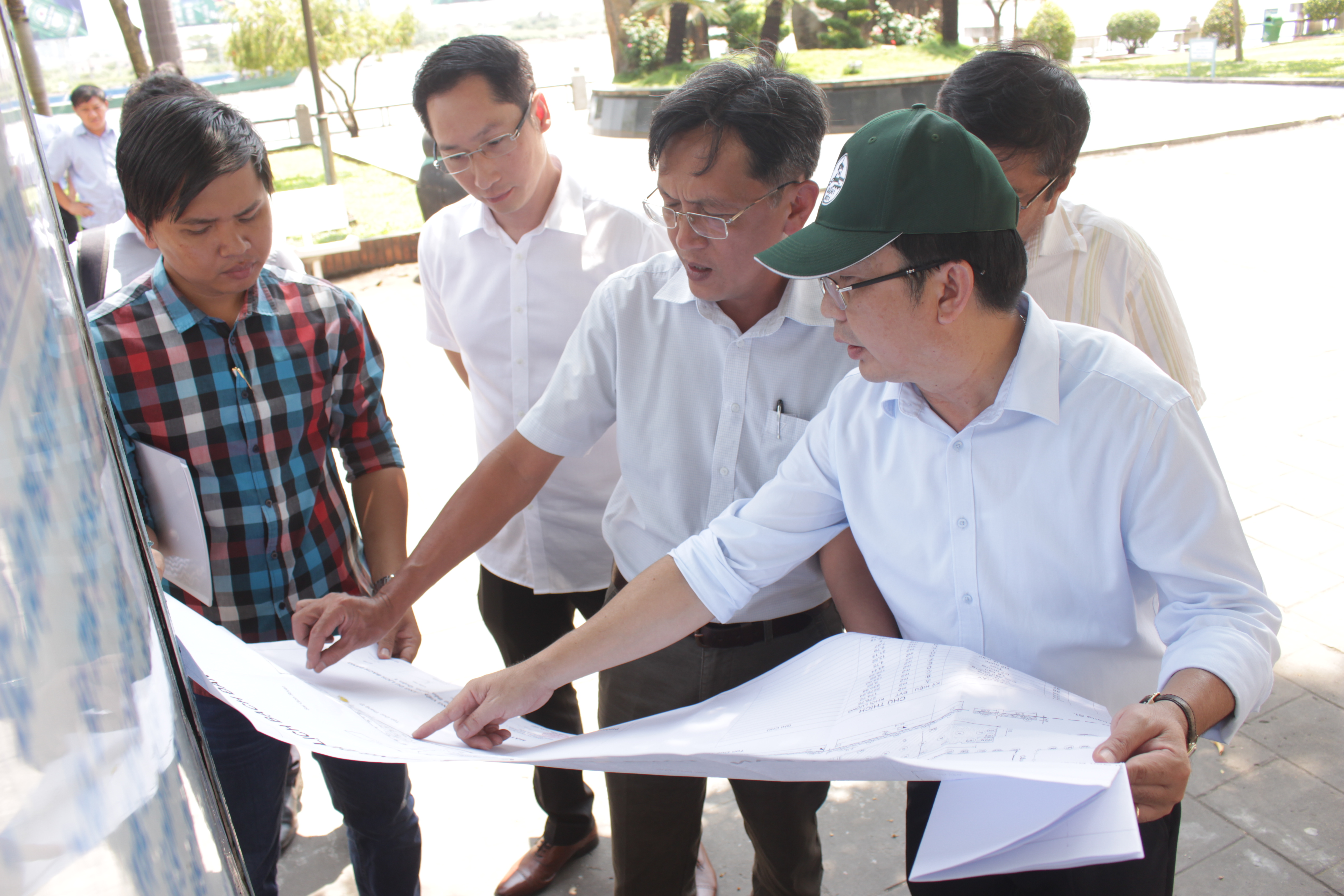 Công viên Bạch Đằng sẽ "ôm" hàng rong