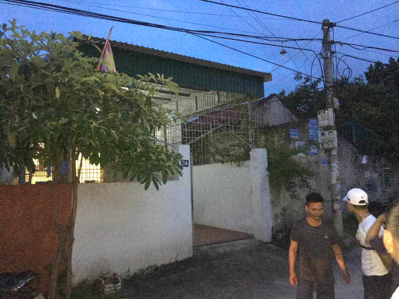 Vợ nộp đơn ly hôn, chồng ôm mìn tự sát