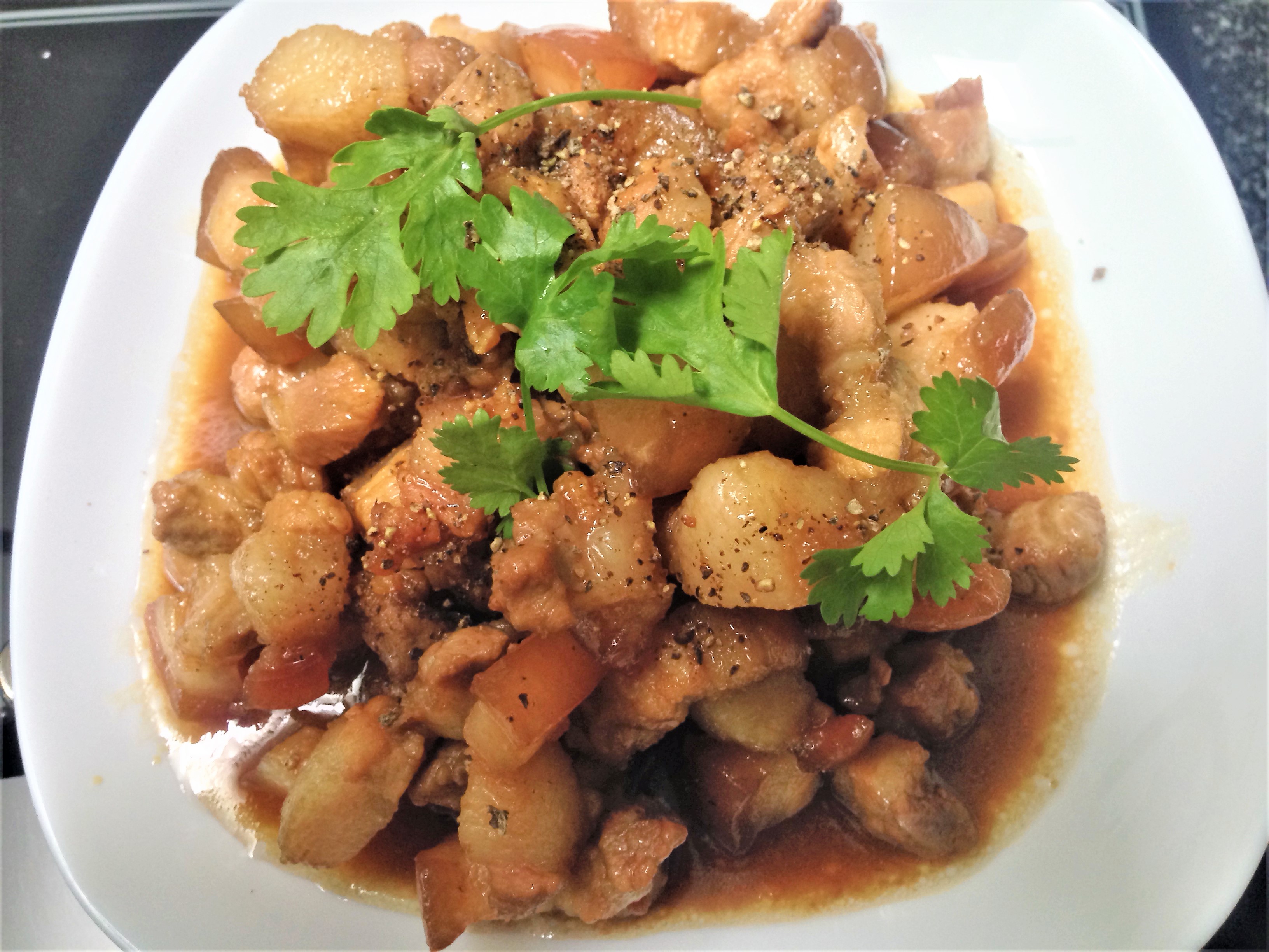 Đậm đ&agrave; thịt ba chỉ kho ti&ecirc;u - Ảnh 1.