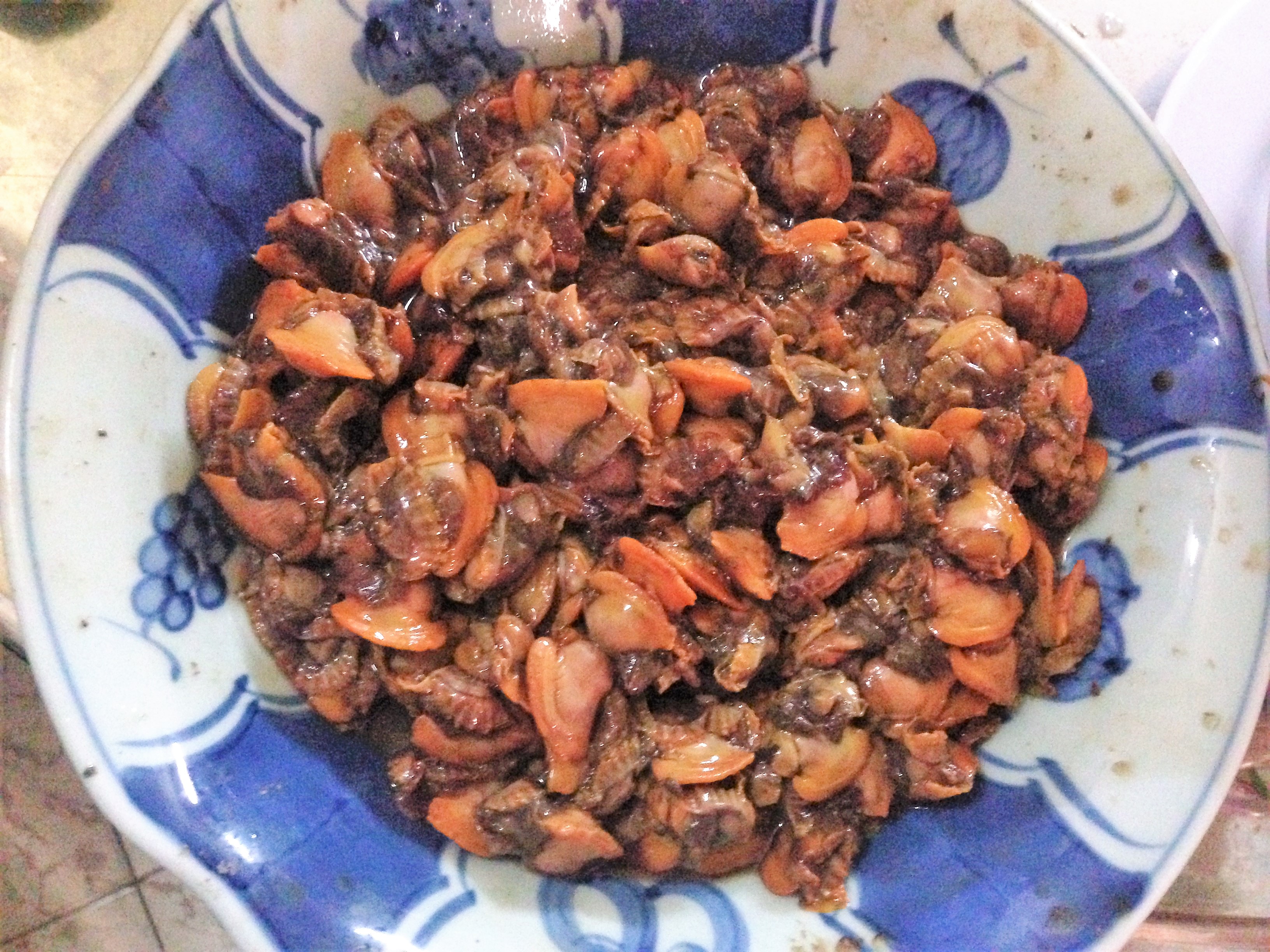 
T&aacute;ch s&ograve; huyết ra v&agrave; lấy phần thịt
