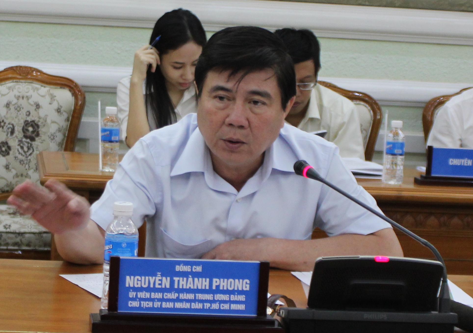 Chủ tịch UBND TP HCM Nguyễn Thành Phong: "Hôm nay chỉ bàn vỉa hè"