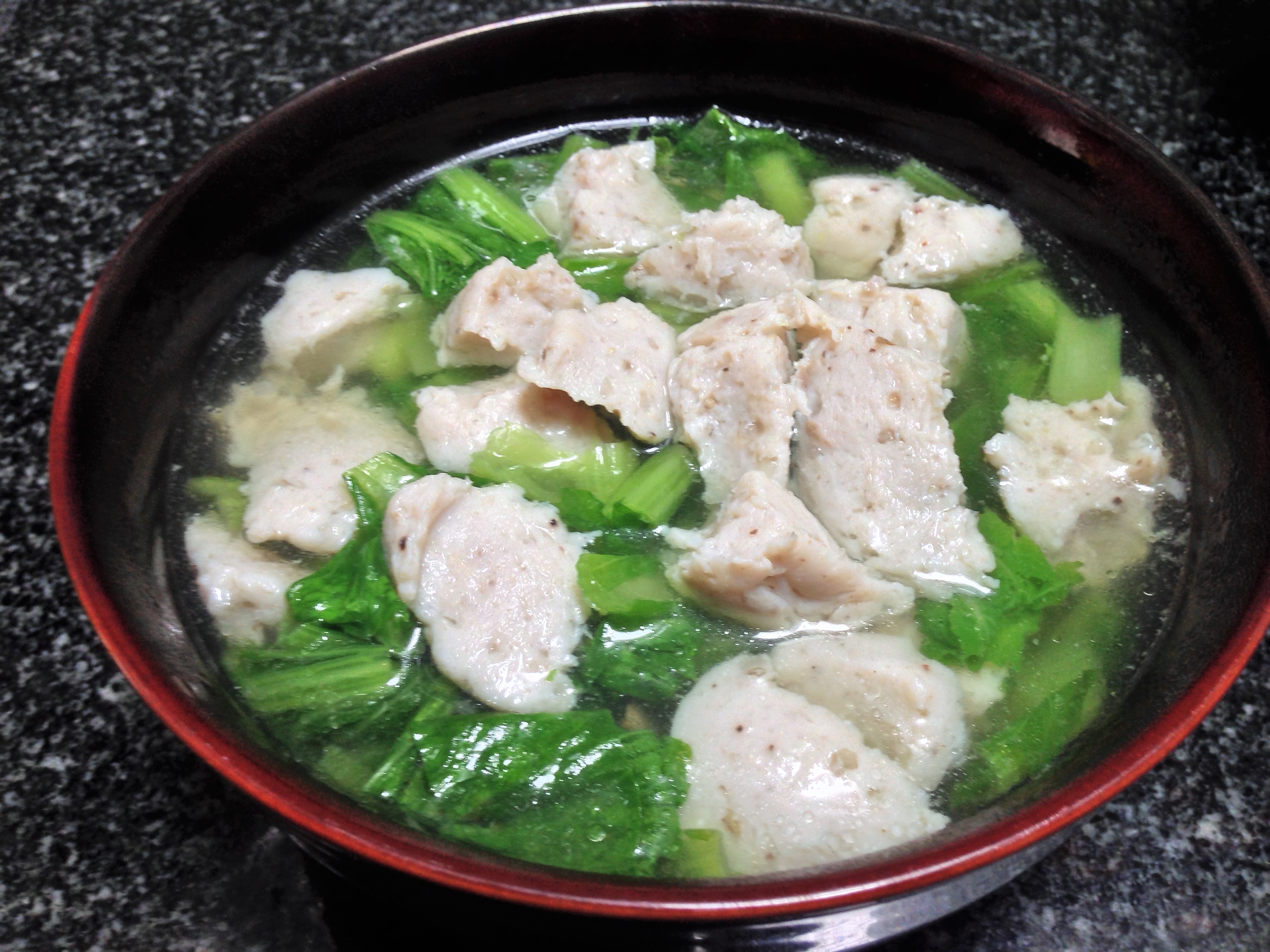 
Canh cải xanh nấu c&ugrave;ng c&aacute; th&aacute;c l&aacute;c

