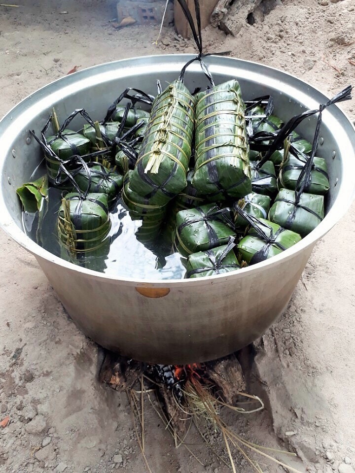 Nồi bánh tét của má