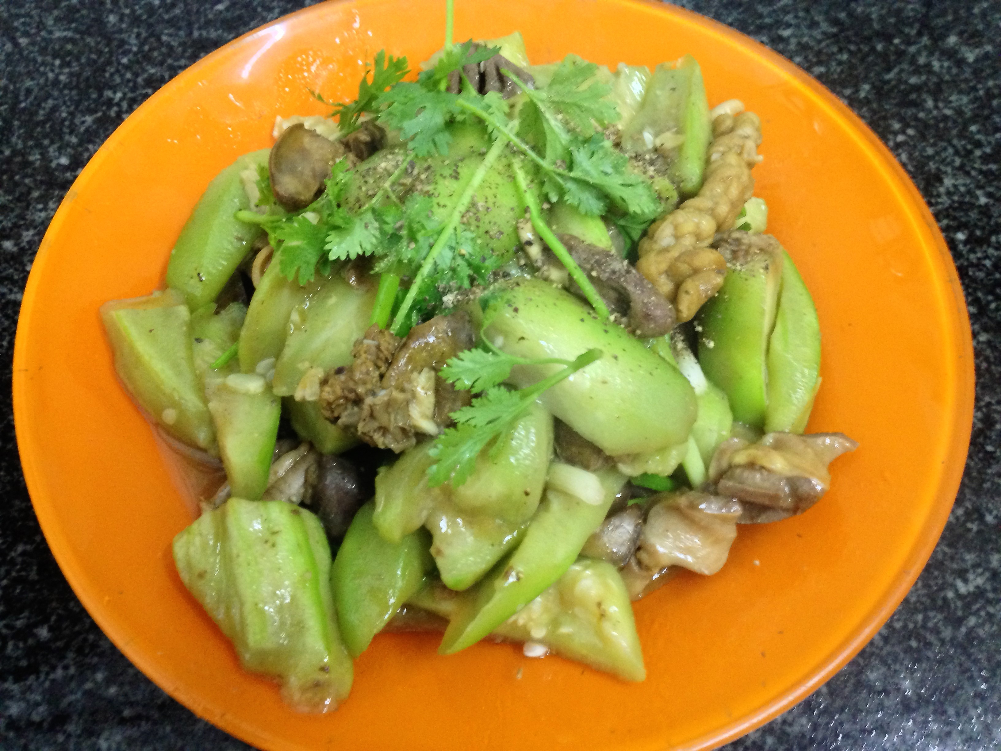 Lòng gà xào mướp