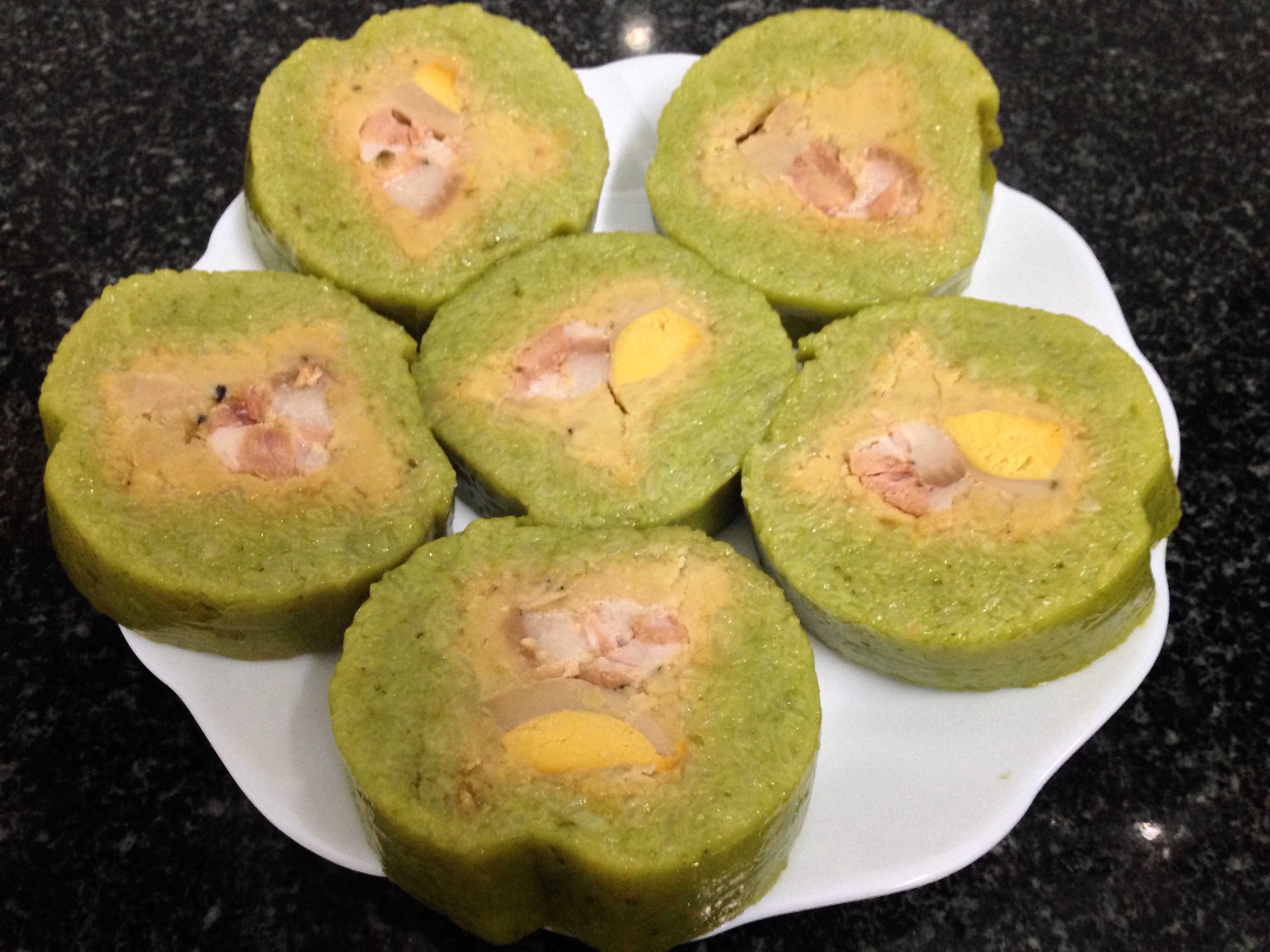 Bánh tét của má luôn thơm ngon