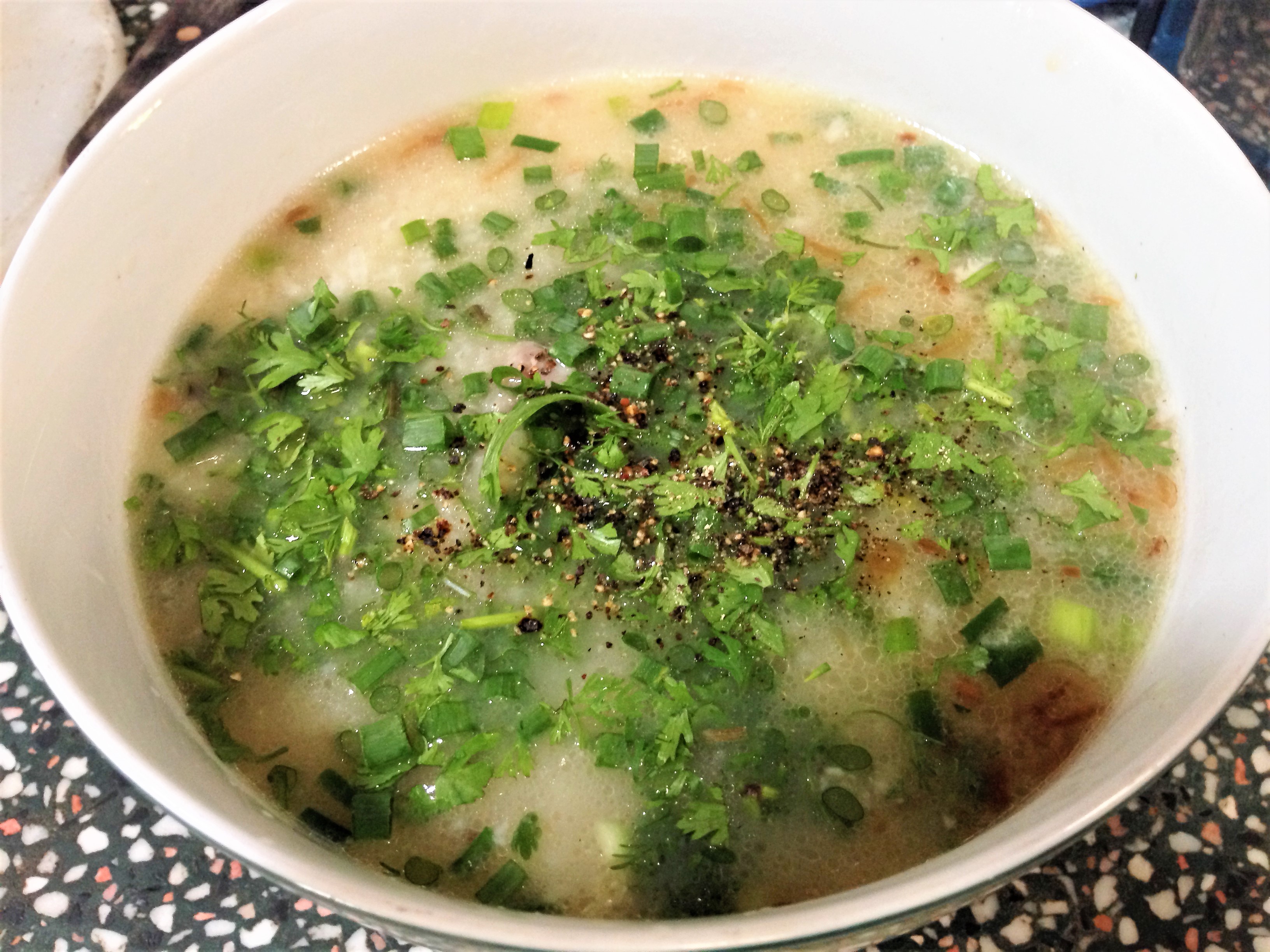 Ngày xưa nội hay nấu cháo cá lóc cho tôi ăn