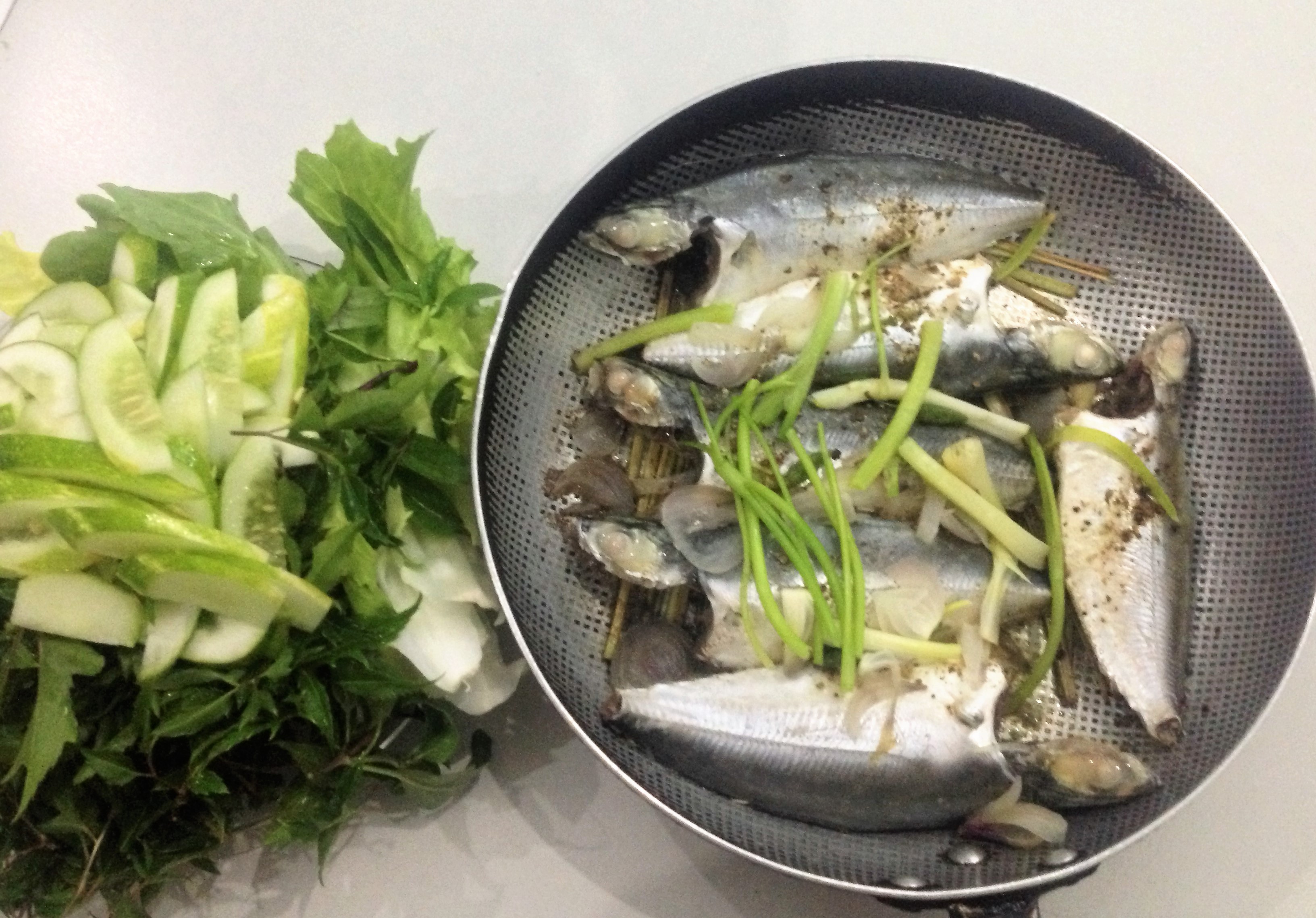 Thơm lừng cá sòng hấp sả