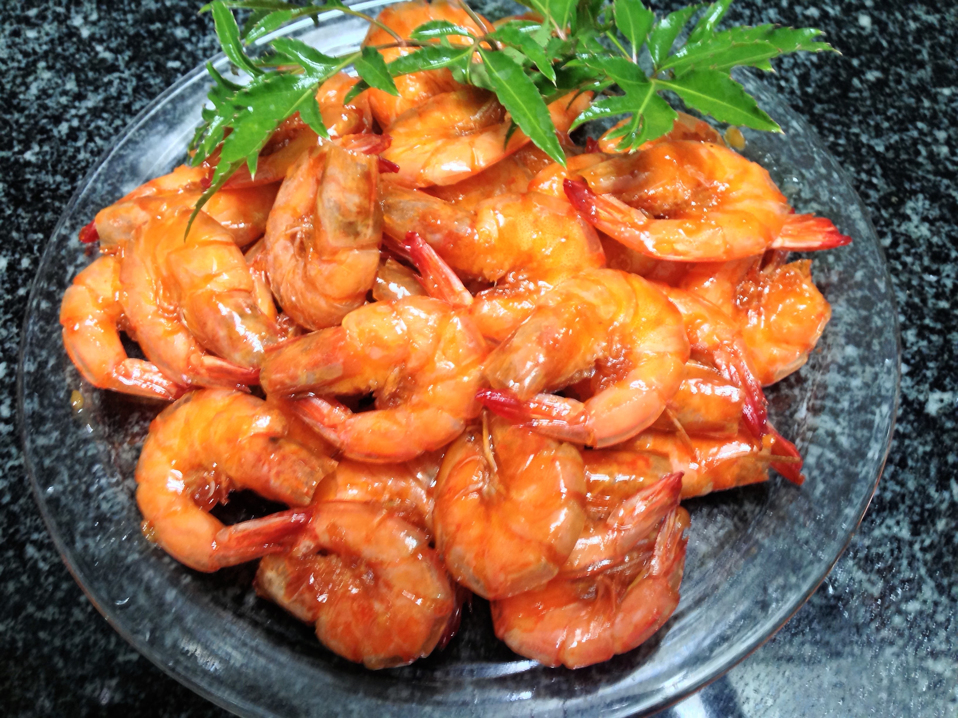 
T&ocirc;m rim nước dừa
