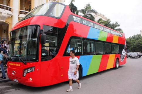 Hà Nội có xe buýt 2 tầng mui trần tha hồ ngắm phố cổ