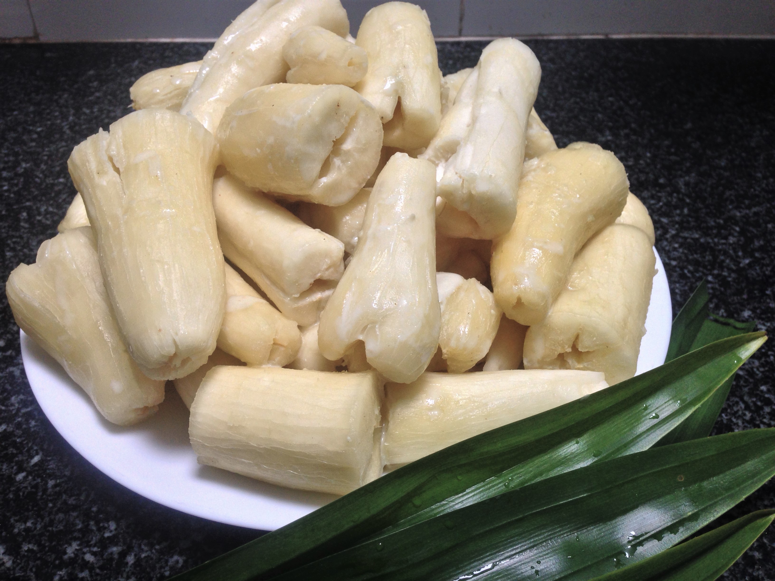 
Khoai m&igrave; nấu nước cốt dừa
