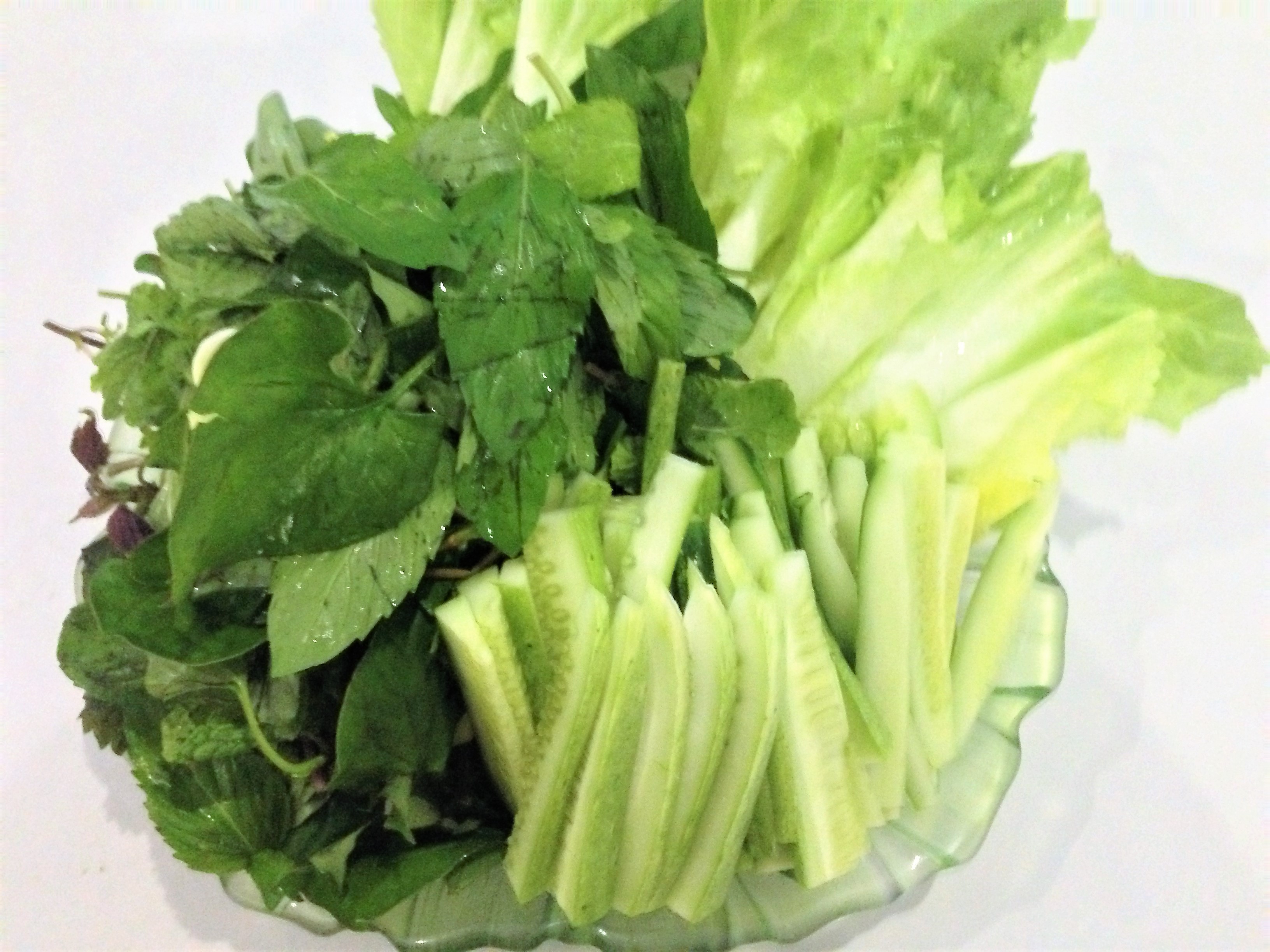 Rau sống ăn kèm