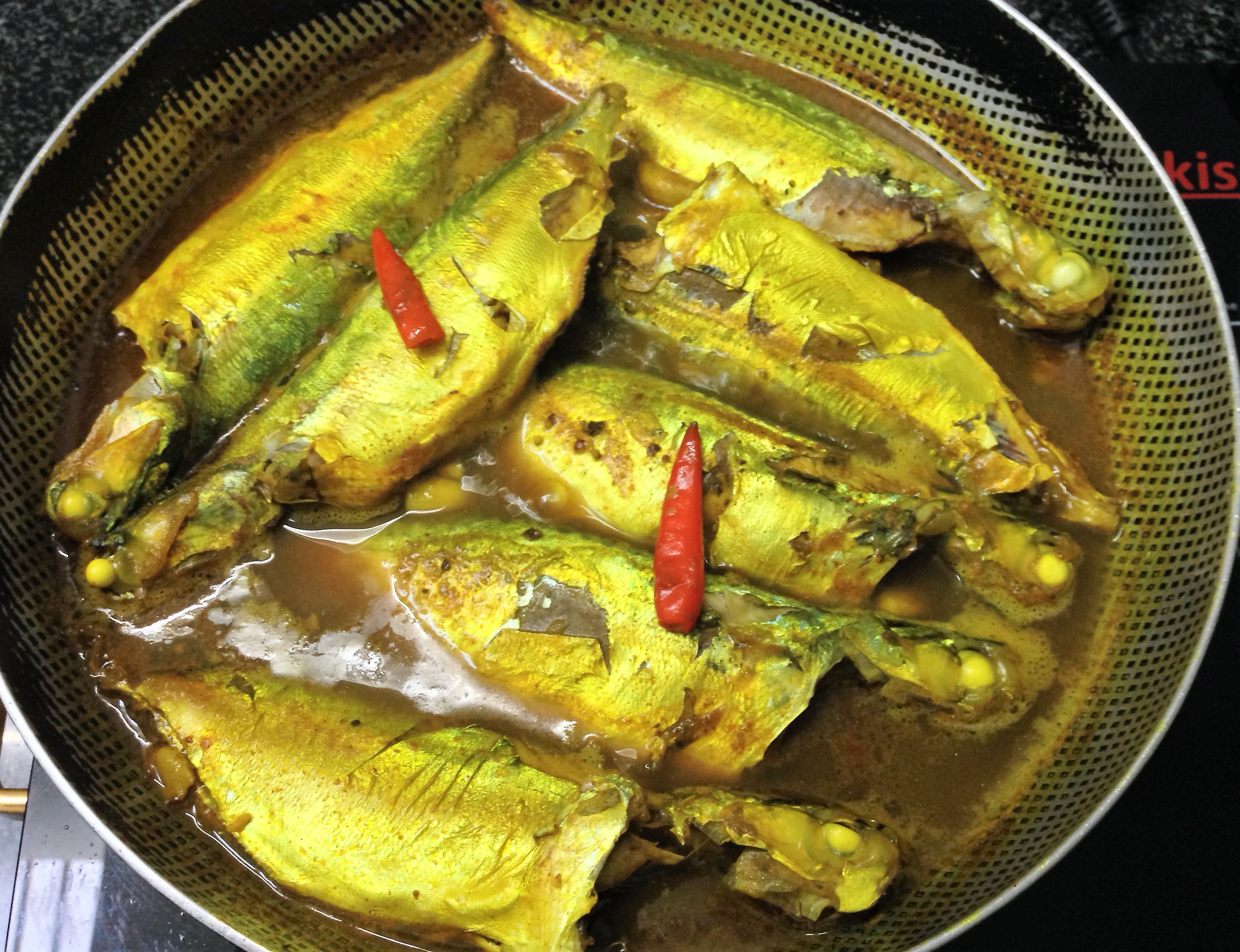 
Kho c&aacute; đến khi nước cạn dần
