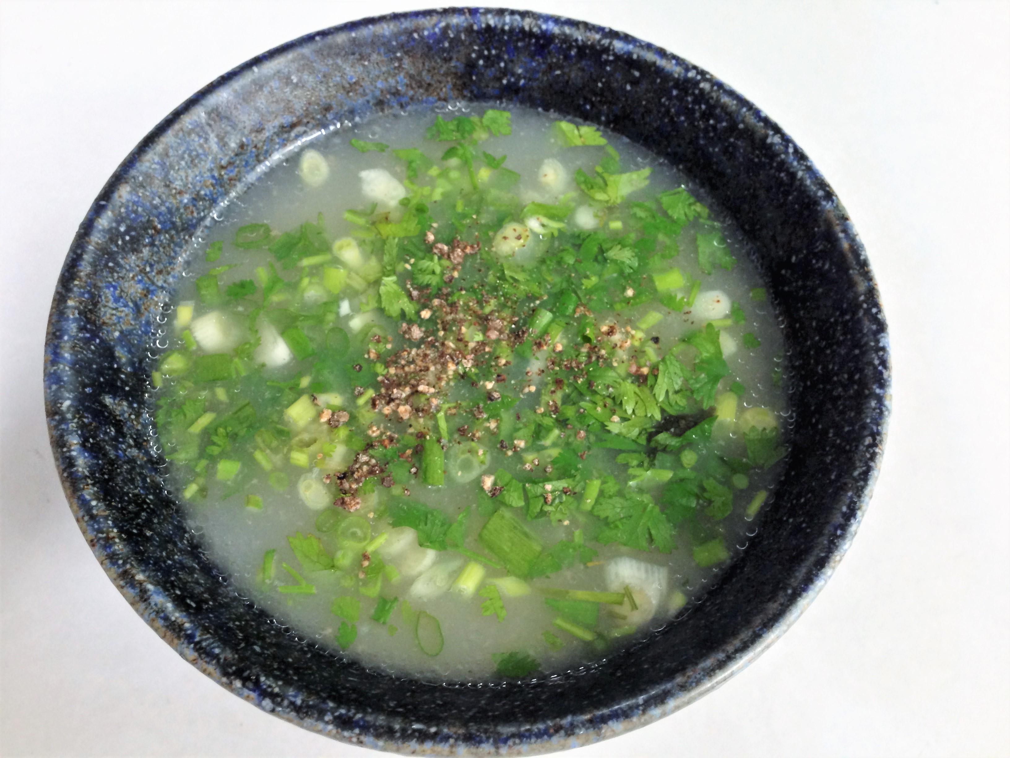 Tô cháo nóng ăn kèm