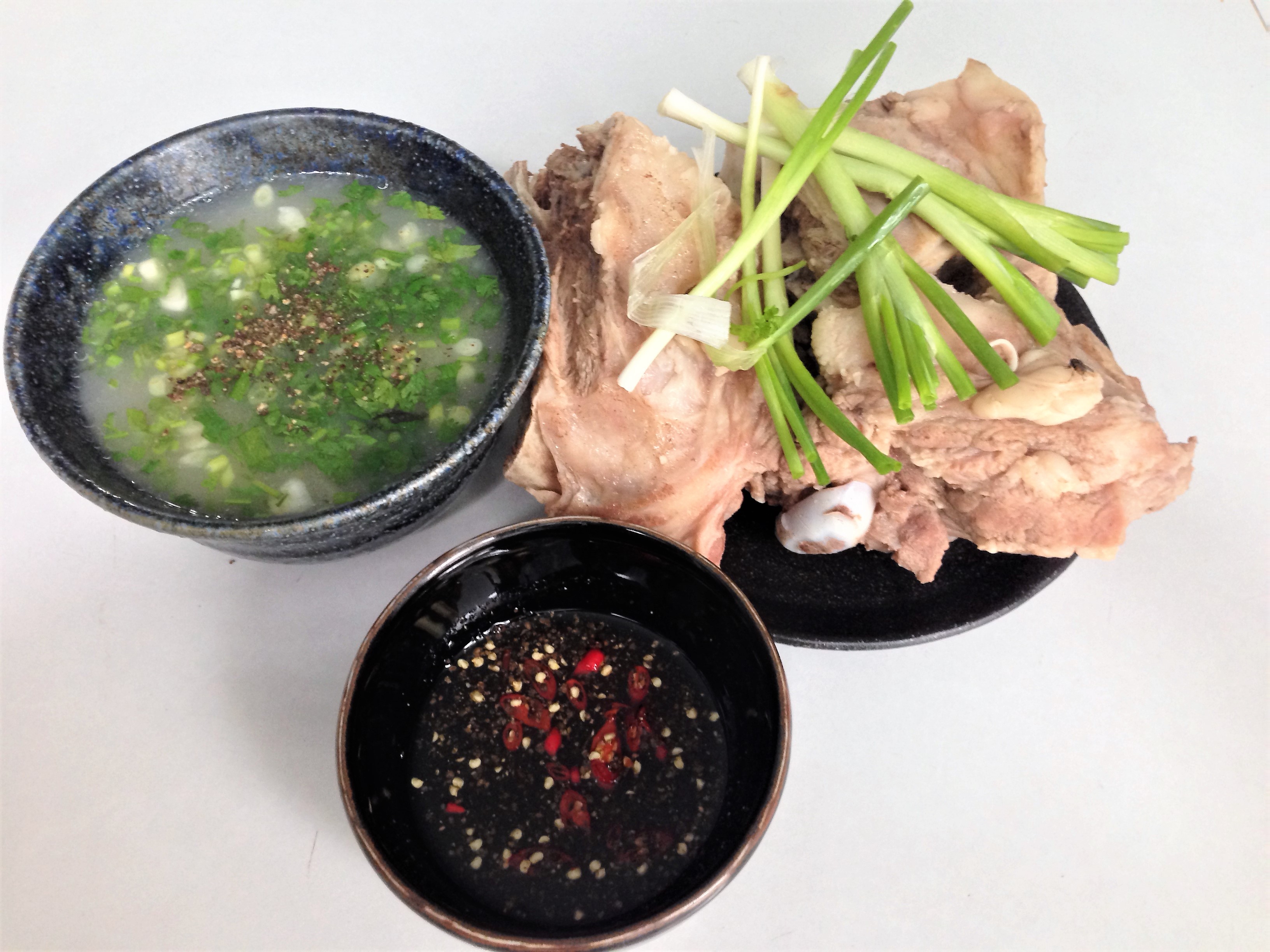 Trời mưa lại thèm cháo má heo