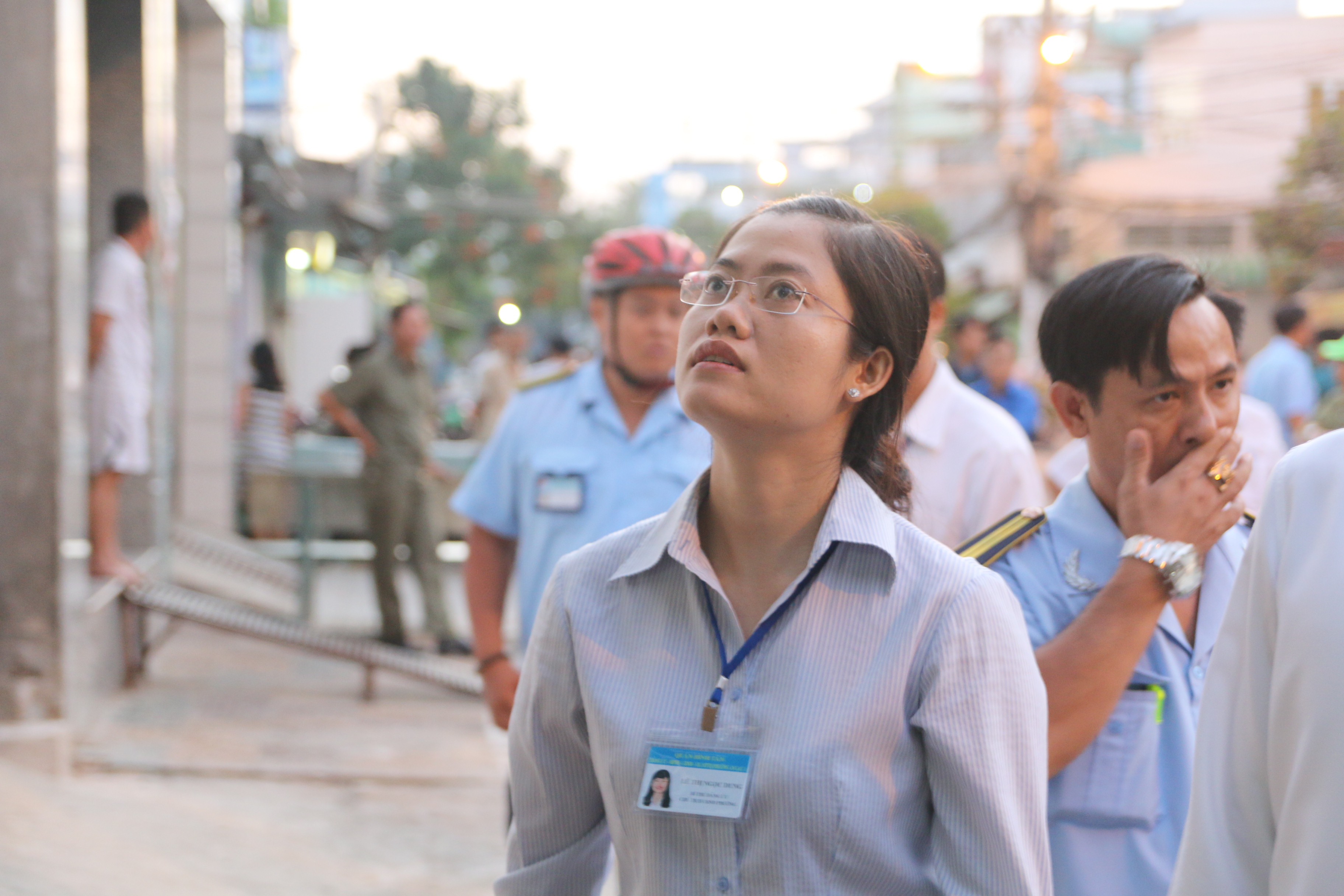 Nữ chủ tịch "đòi lại" vỉa hè lúc 5 giờ sáng