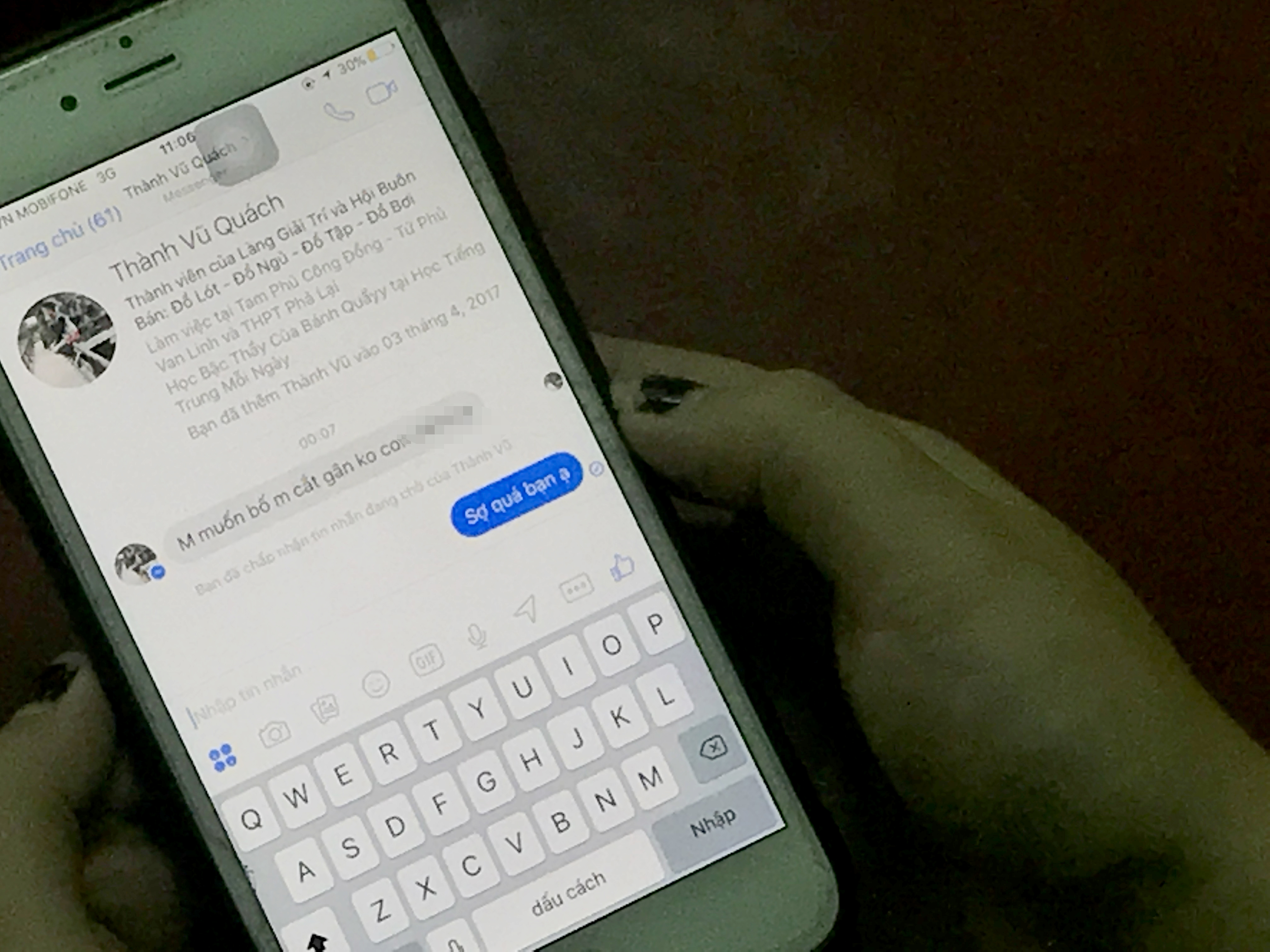 
Người nh&agrave; của em Tr&uacute;c nhận được những tin nhắn đe dọa
