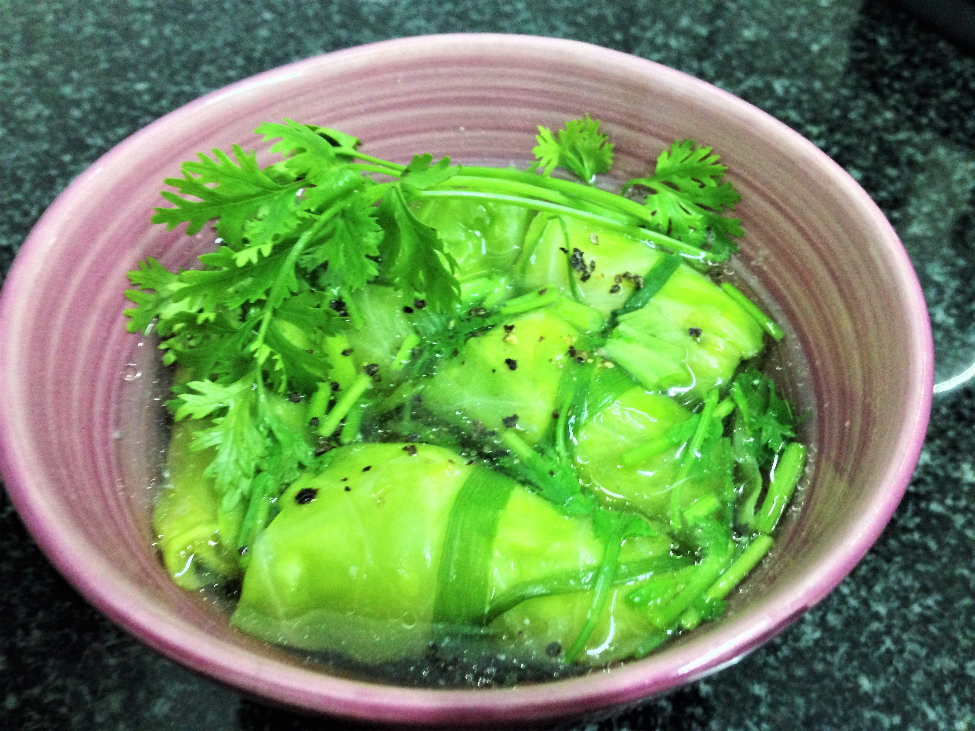 
Canh bắp cải cuộn thịt

