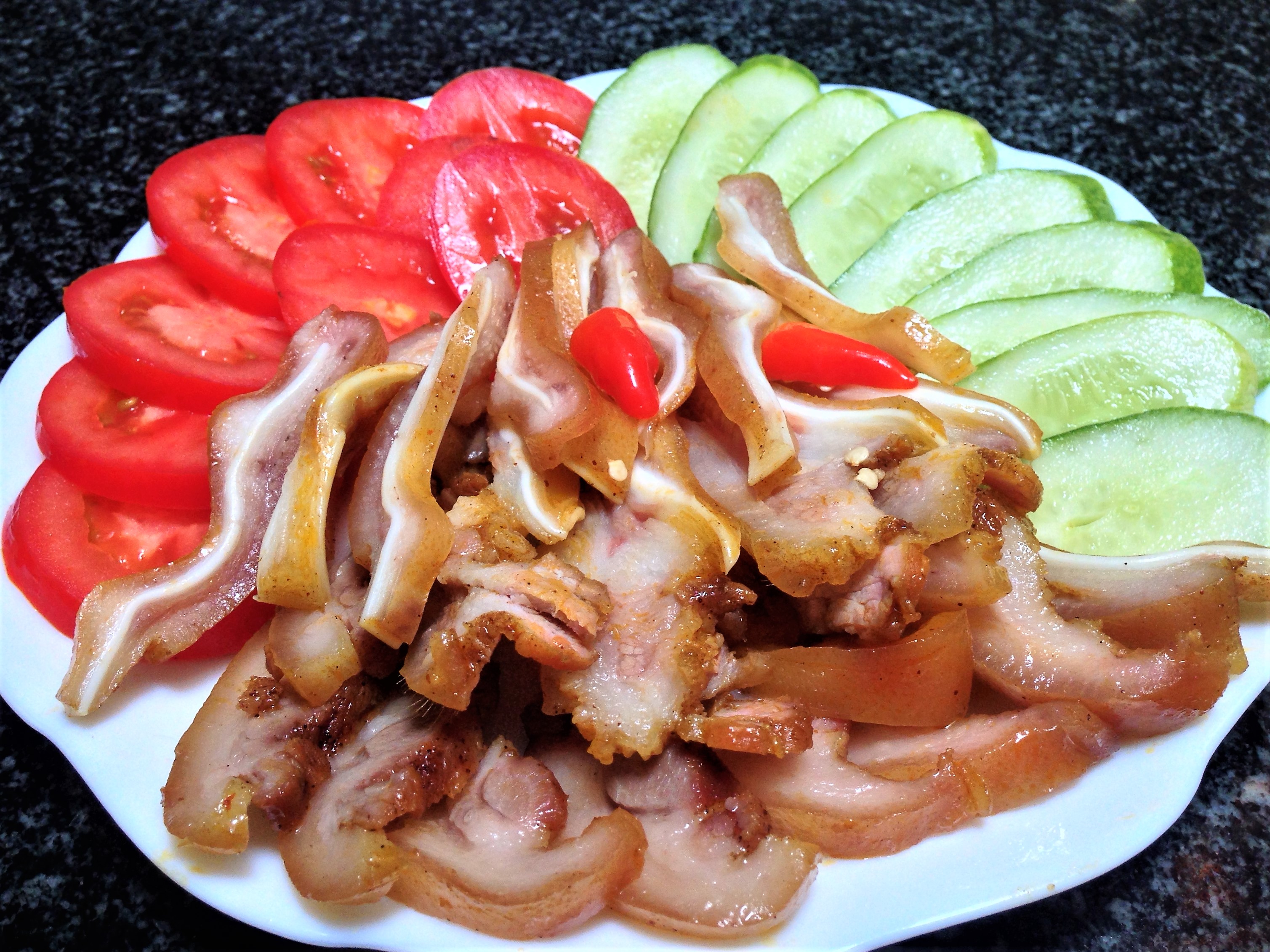 Phá lấu tai heo: Lai rai số dách!