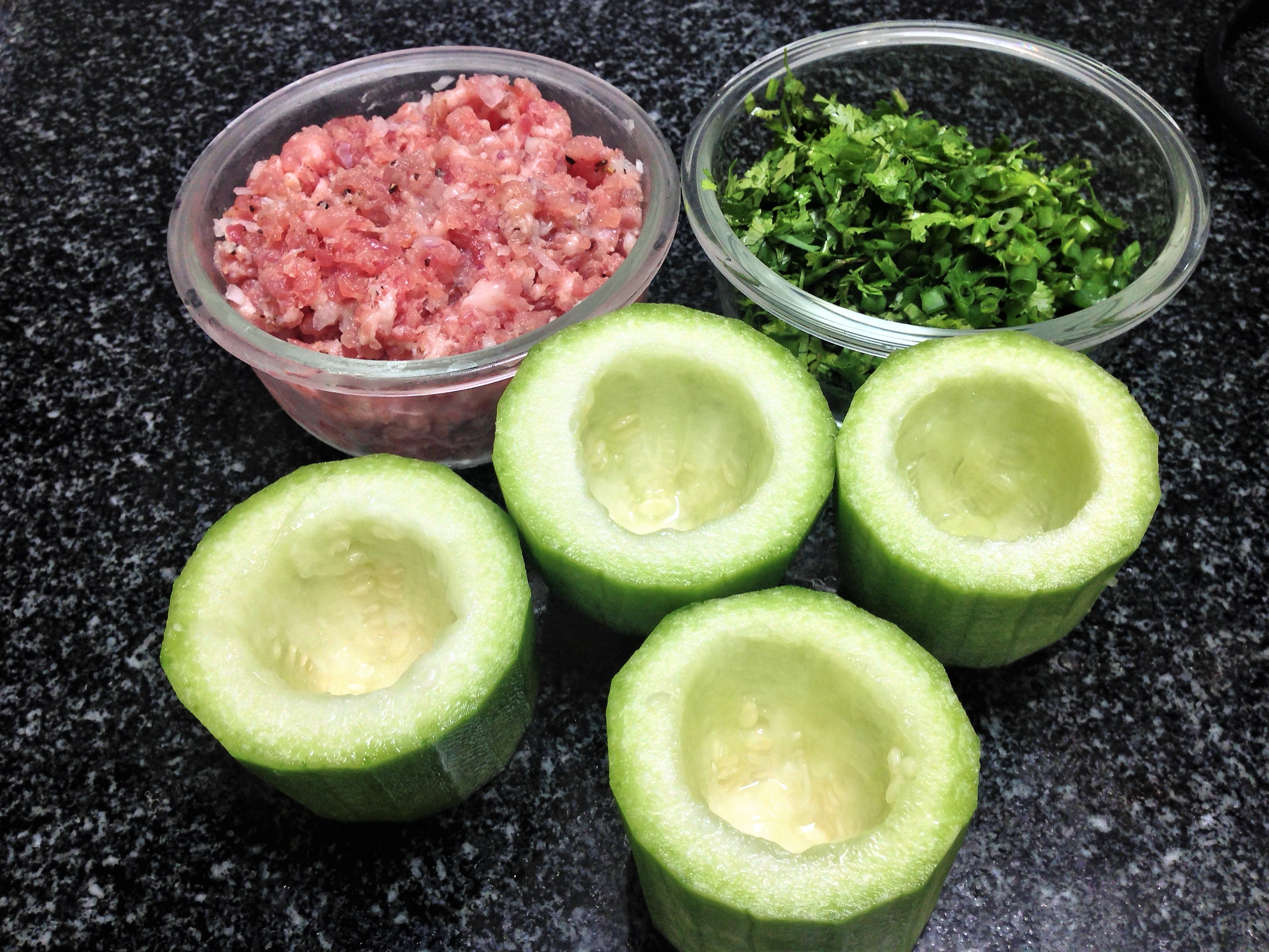 Canh bí xanh nhồi thịt, thanh mát ngày hè - Ảnh 2.