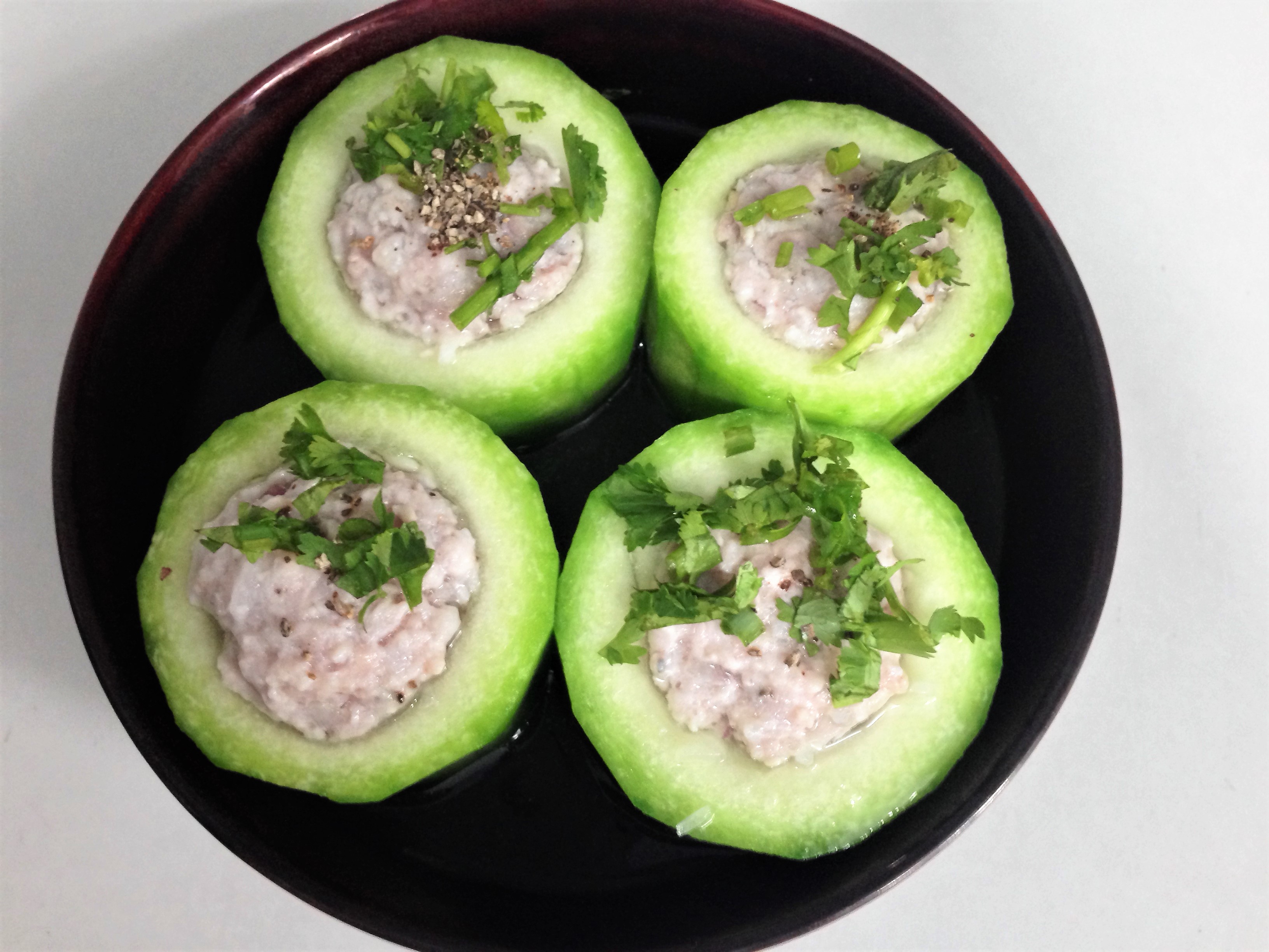Canh bí xanh nhồi thịt, thanh mát ngày hè