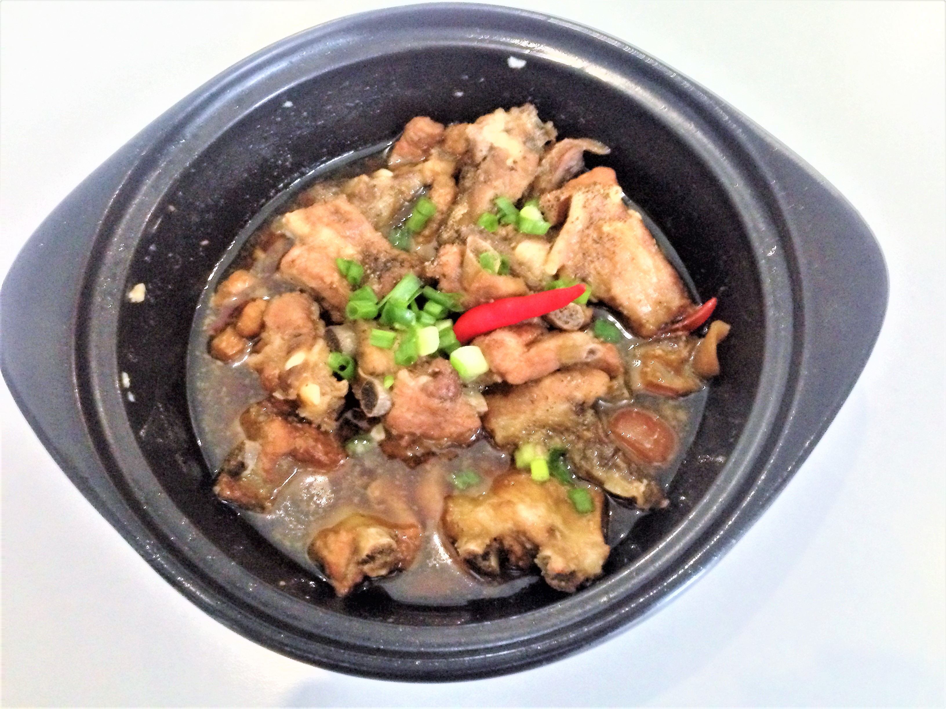 Sườn non kho tộ: Hao cơm à nghen!